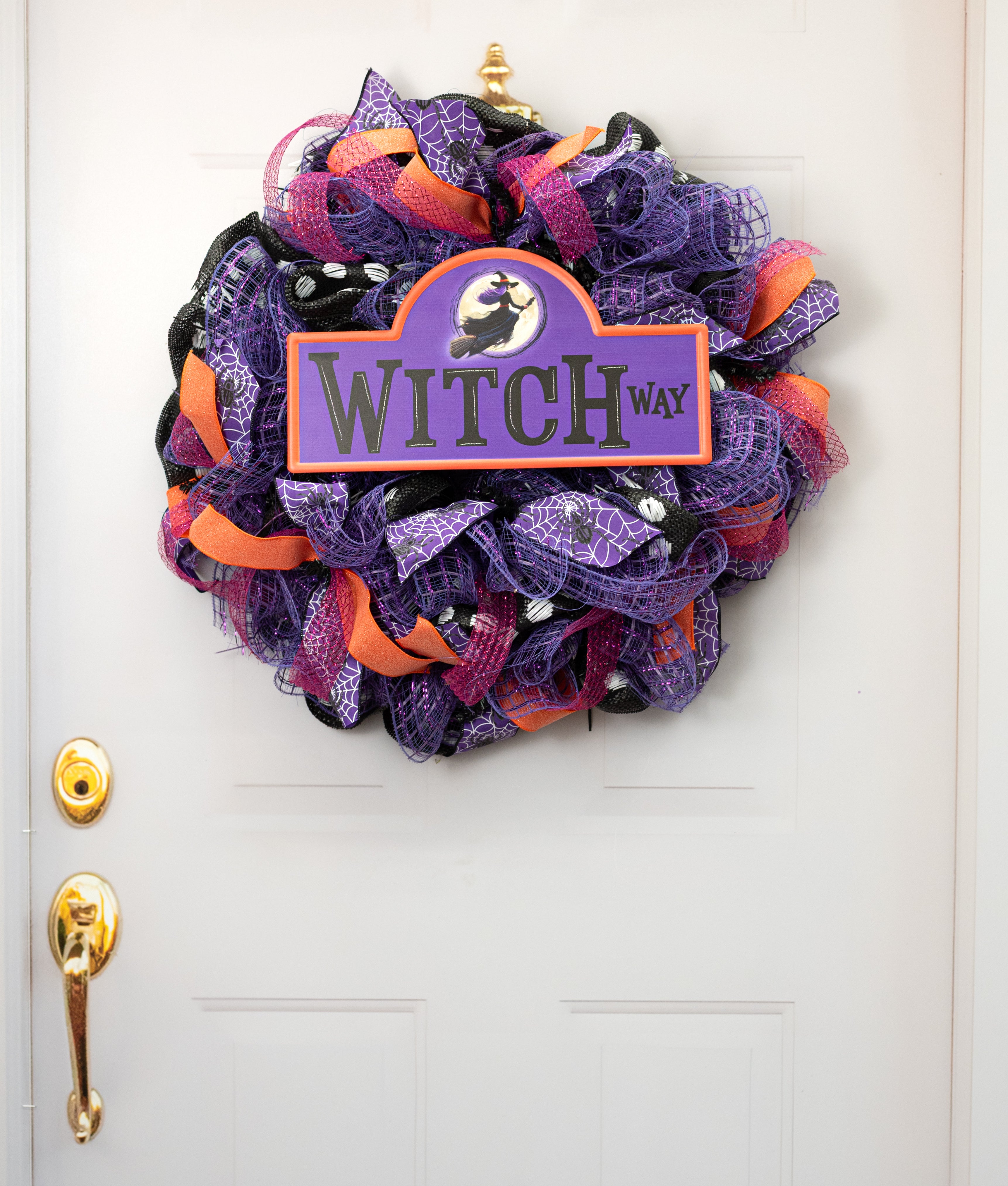 15" Embossed Metal Sign: Witch Way Street Sign