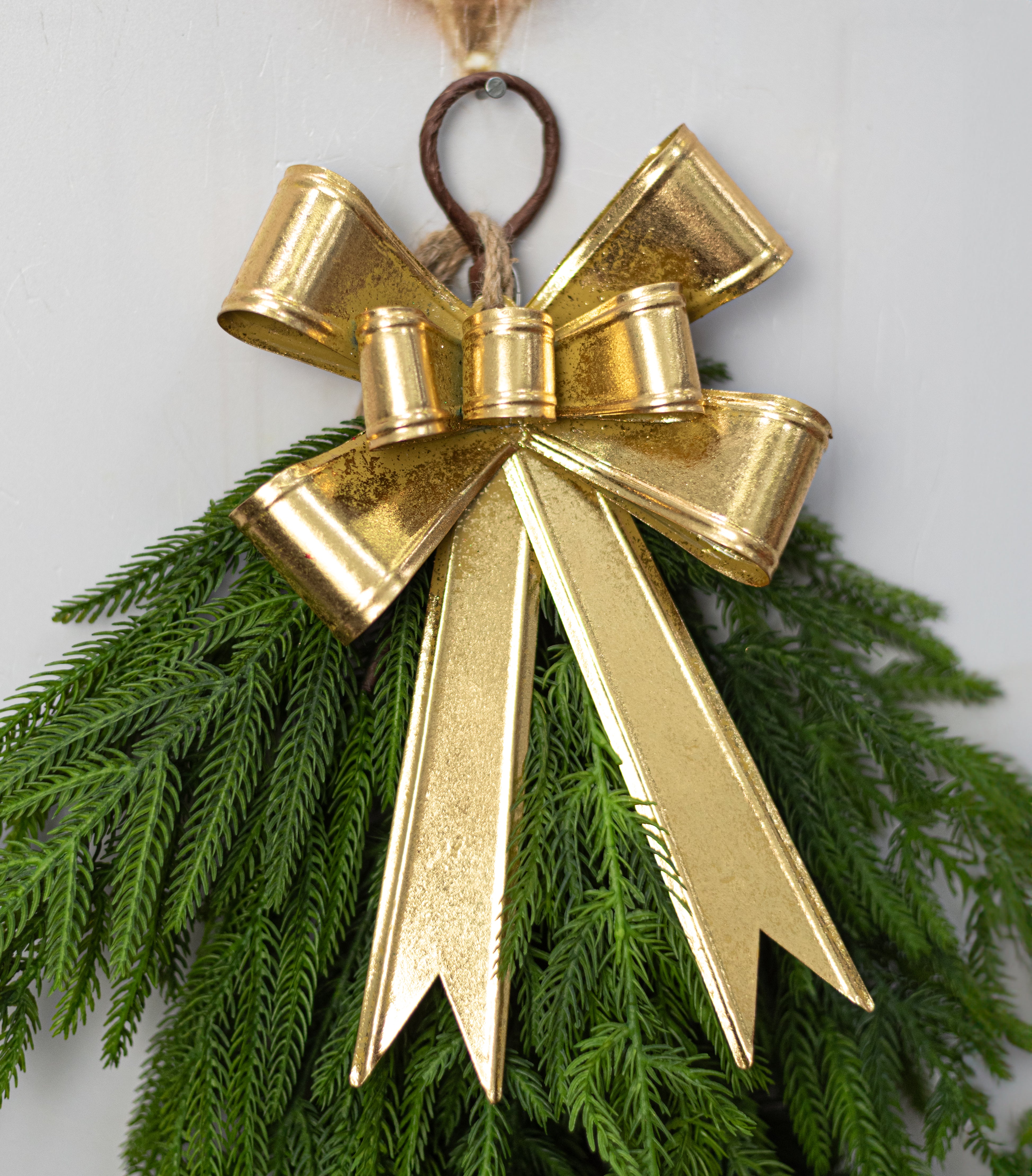 10" Metal Bow Ornament: Dazzling Gold