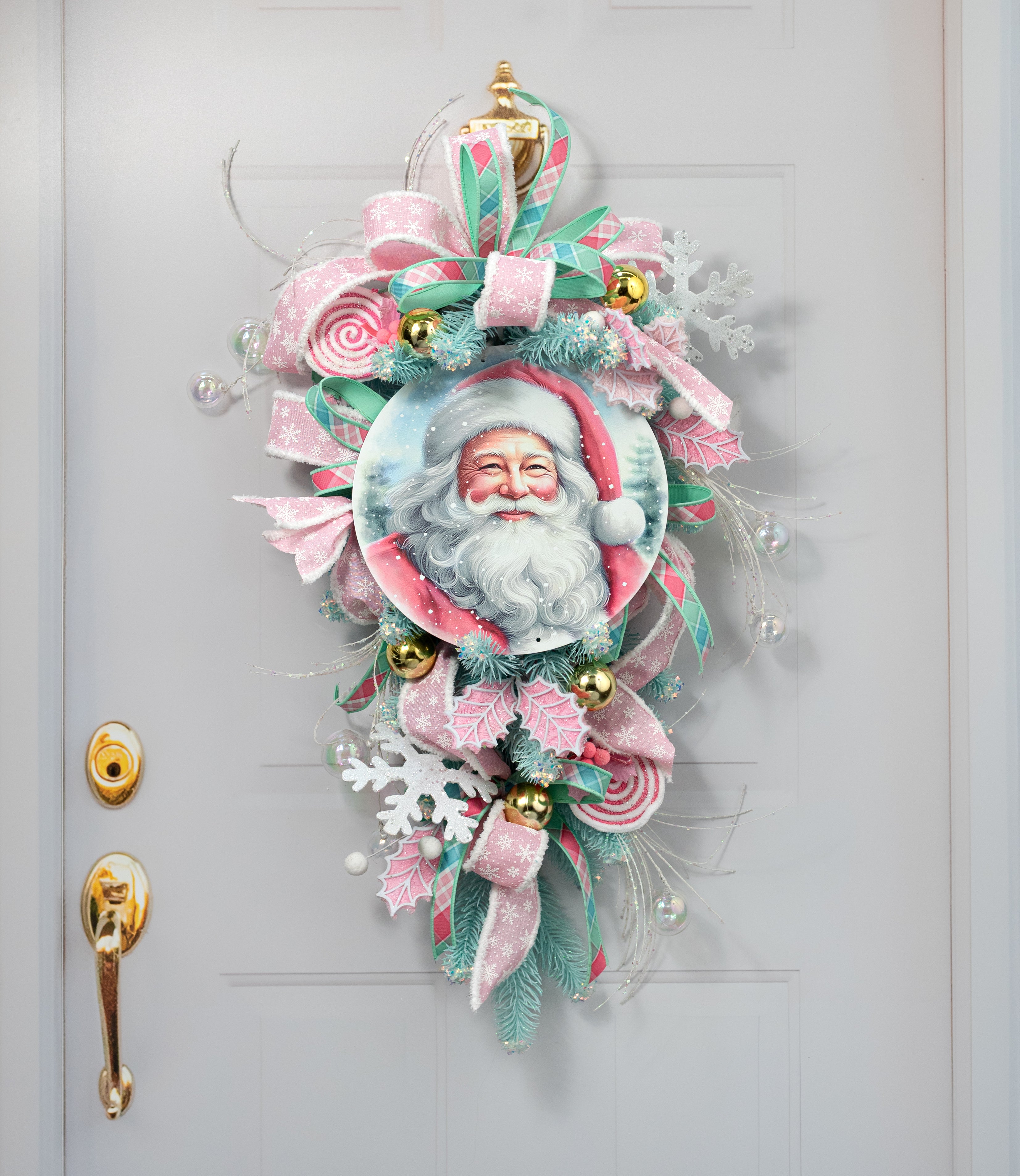 12" Round Metal Sign: Pink Santa Portrait