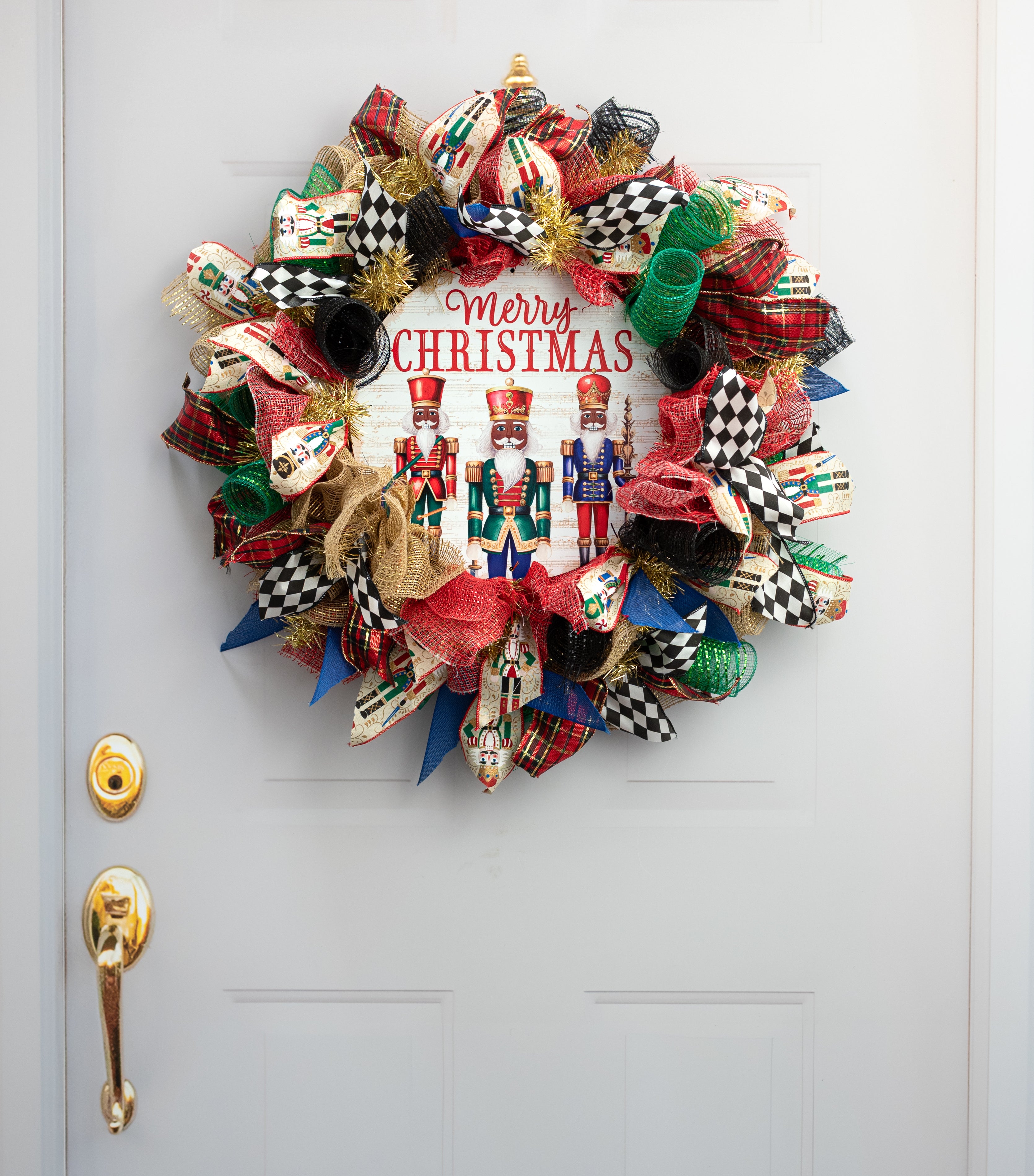 12" Round Metal Sign: Brown Merry Christmas Nutcracker