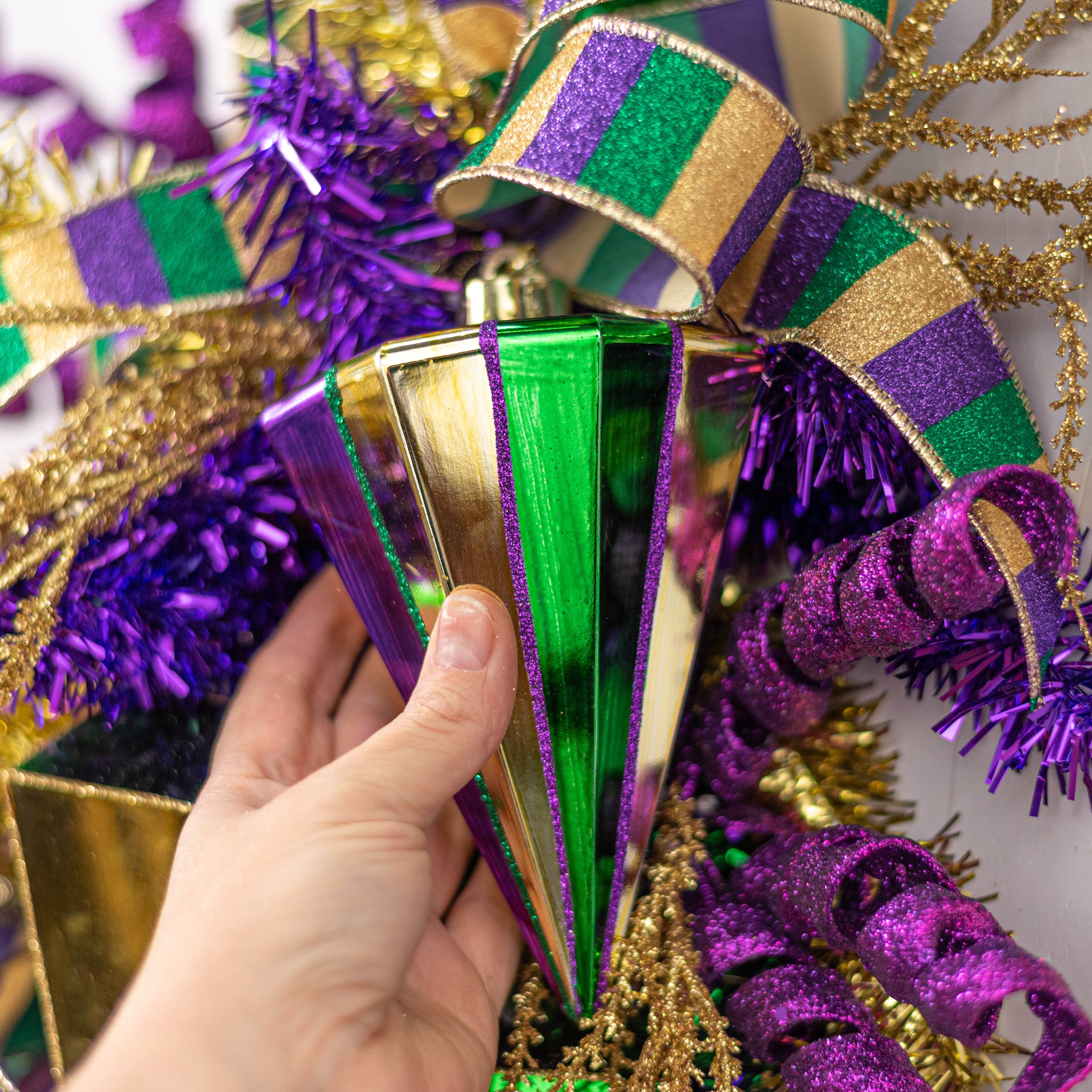 150MM Painted Flat Top Diamond Ornament: Mardi Gras