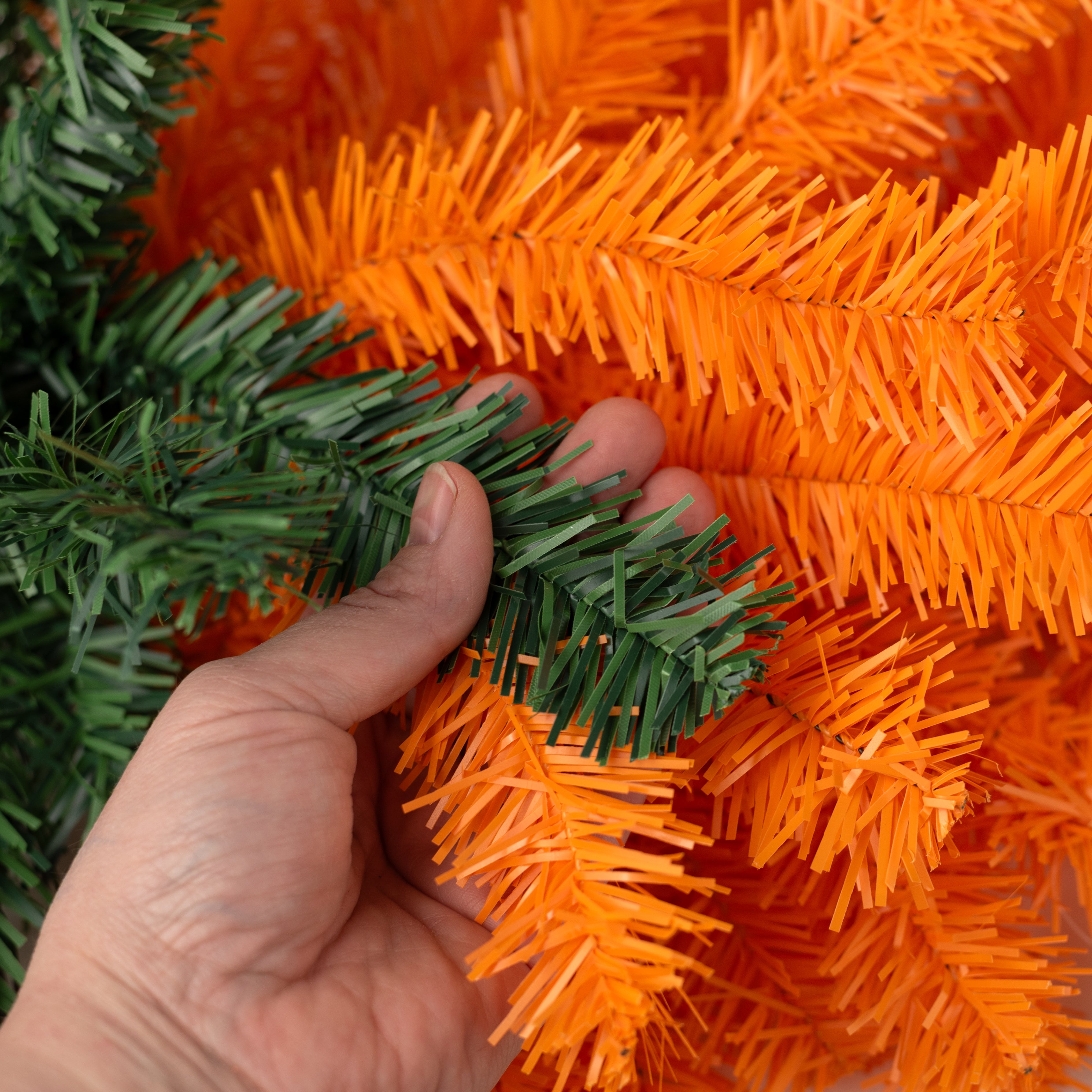 24" Teardrop Swag: Orange & Green Carrot (55 Tips)