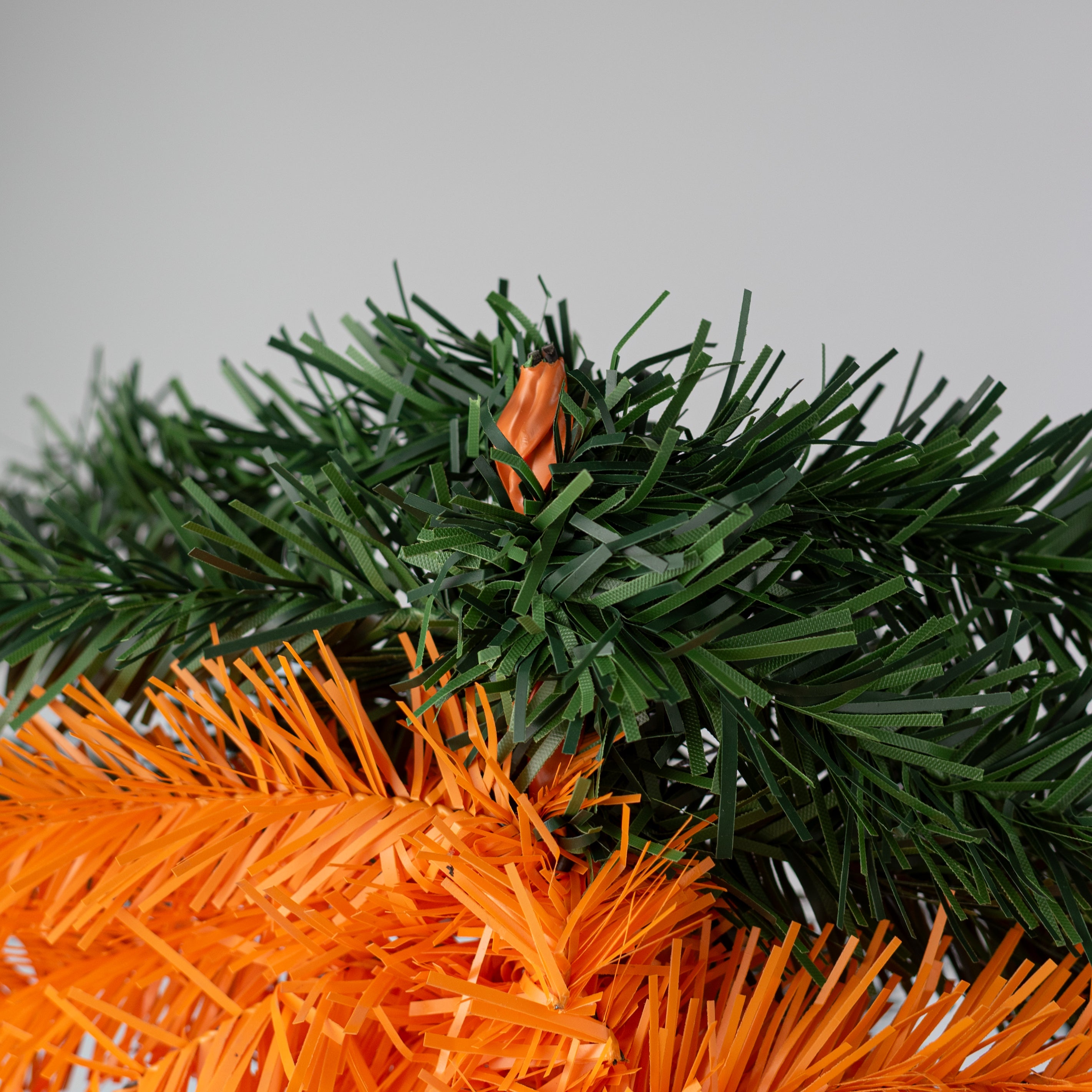 24" Teardrop Swag: Orange & Green Carrot (55 Tips)