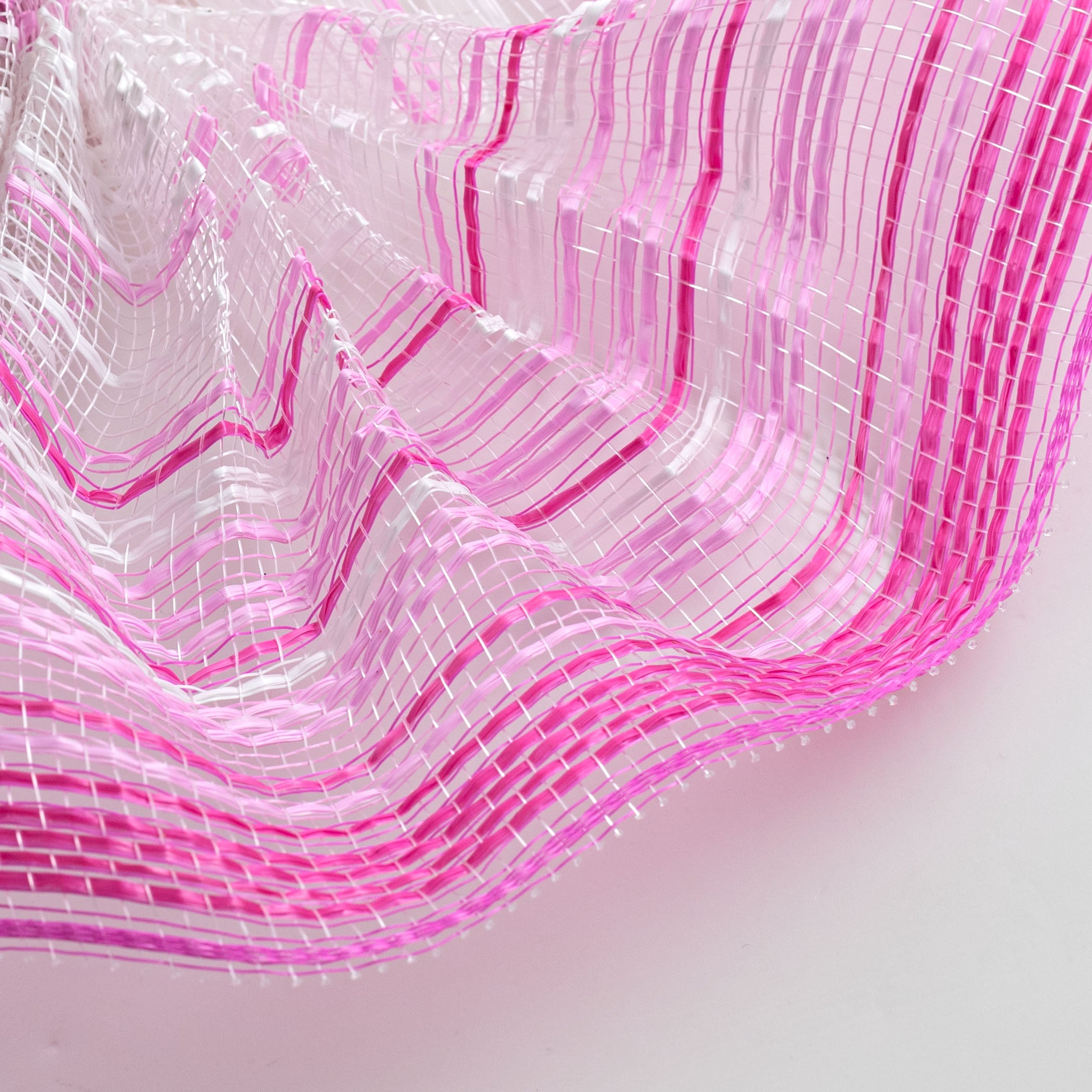 10" Vertical Wide Strip Ombre Mesh: Pinks & White