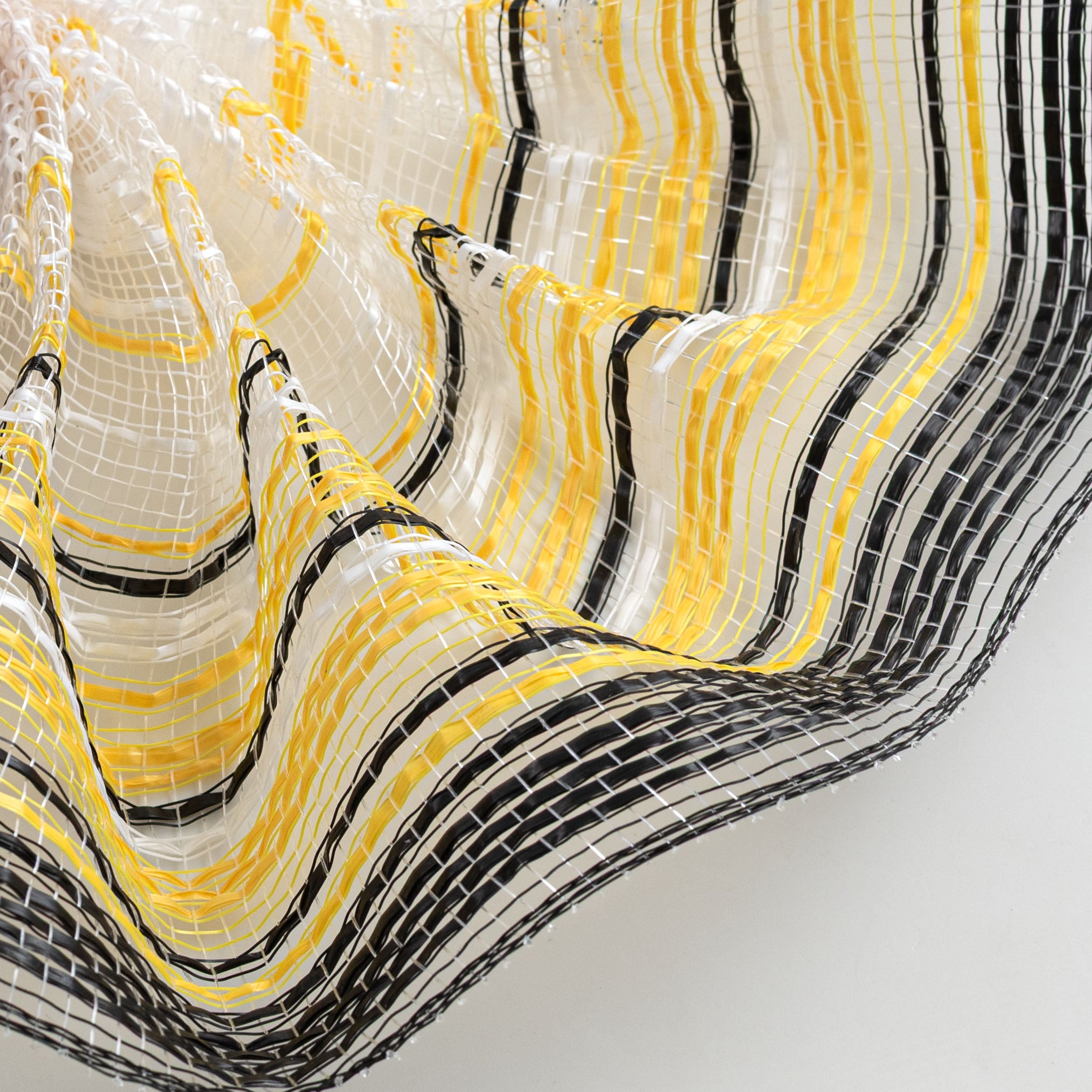 10" Vertical Wide Strip Ombre Mesh: Black, Yellow & White