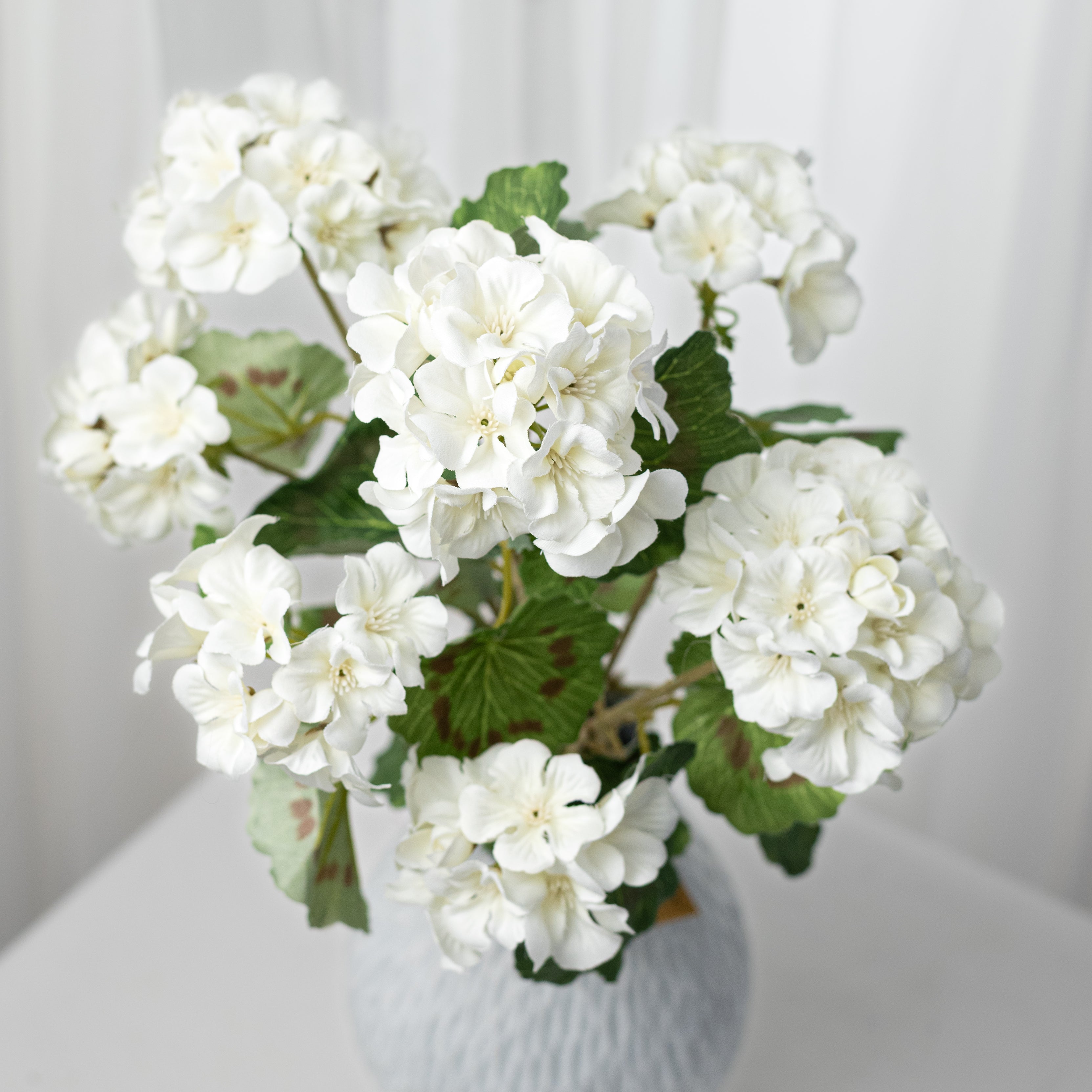18" Artificial Geranium Bush: White (7 Stem)