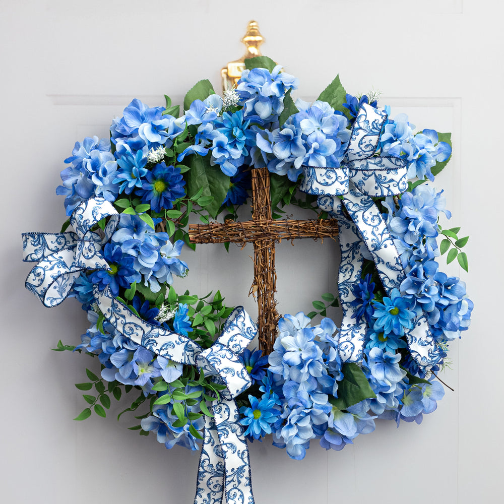 17" Colorfast Daisy Mix Bush: Blue & White