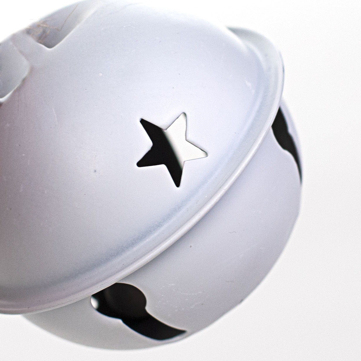 21" Jumbo Jingle Bell Cluster Ornament: Matte White detail photo 3