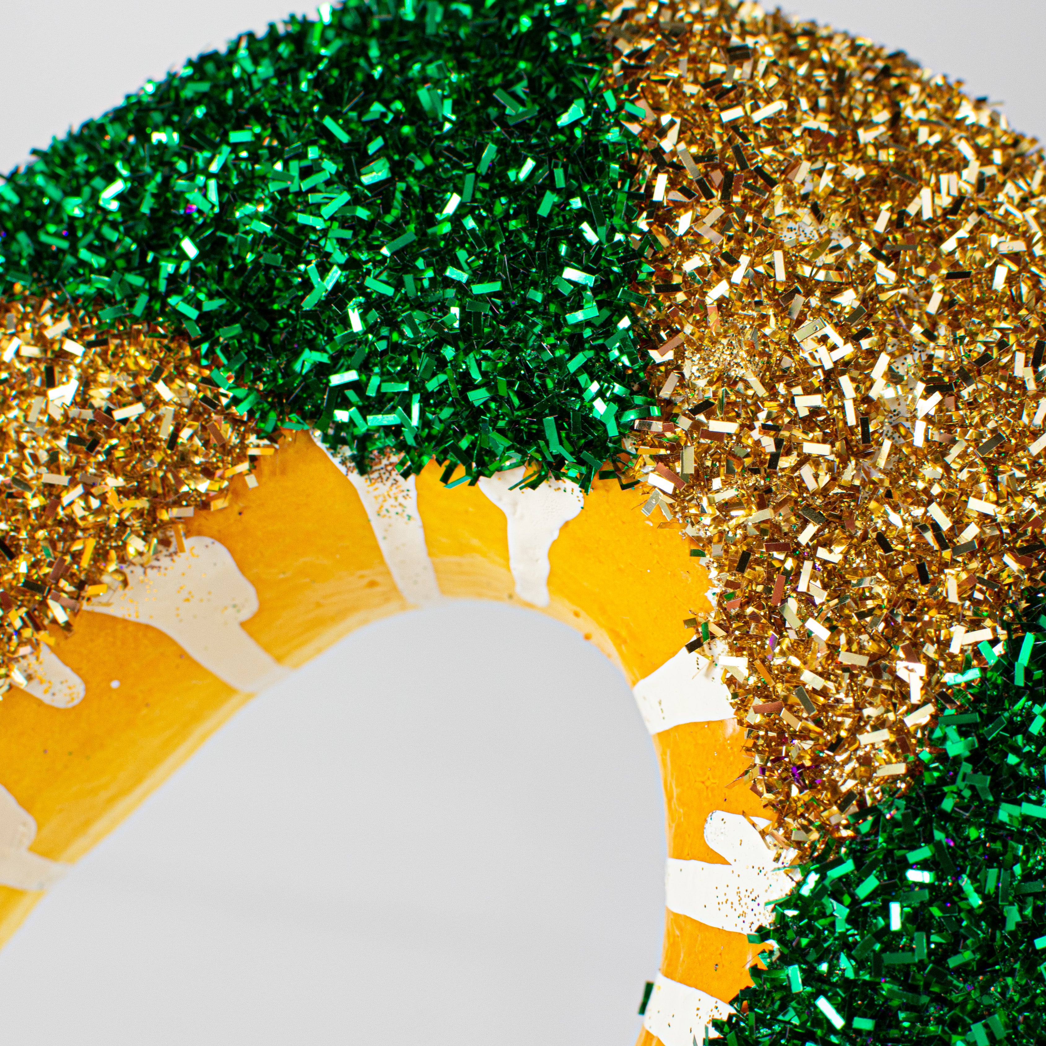 11.5" King Cake Decoration detail photo 3