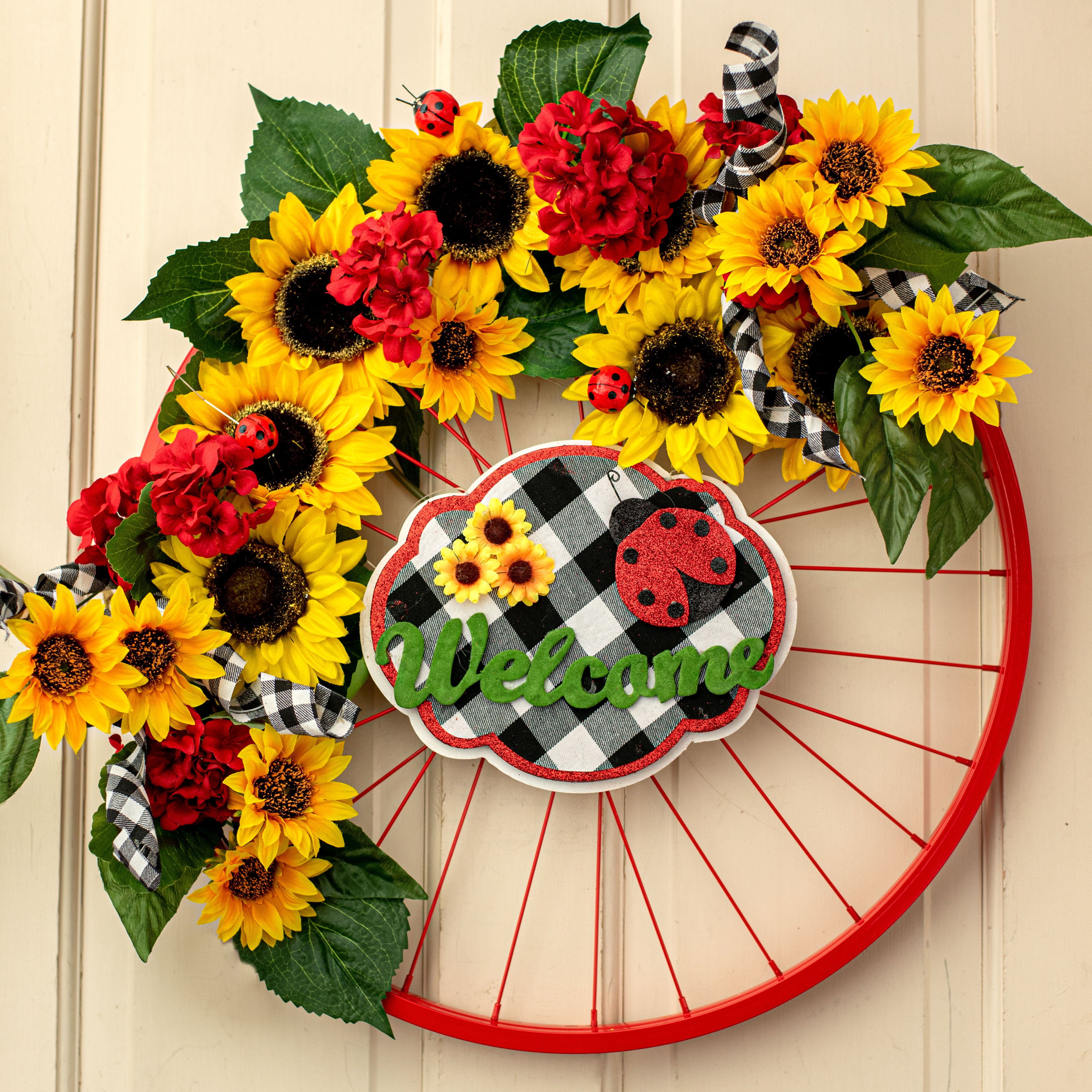 9.5" Ladybug Sunflower Welcome Sign Lifestyle Photo