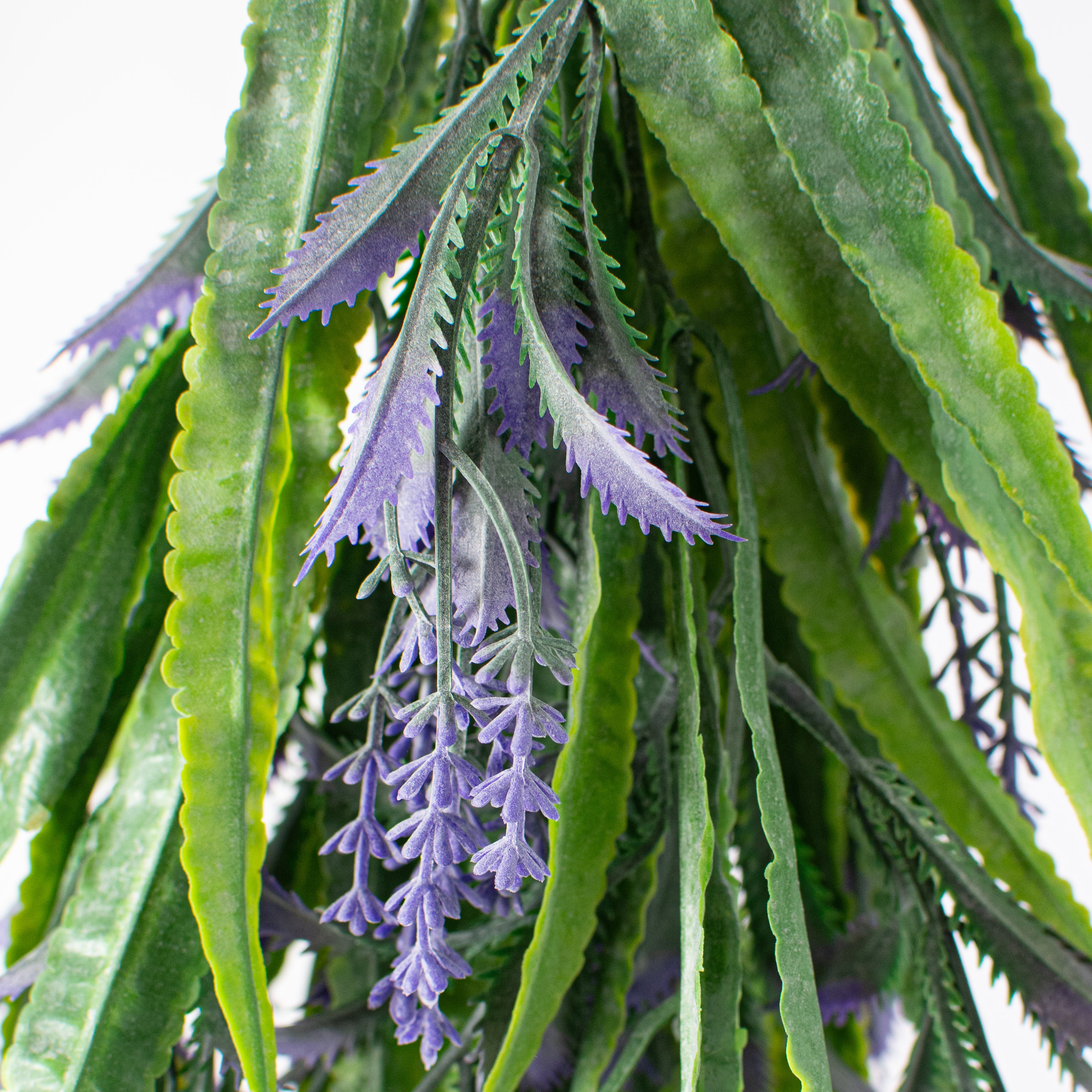 33" Lavender Hanging Vine detail photo 4
