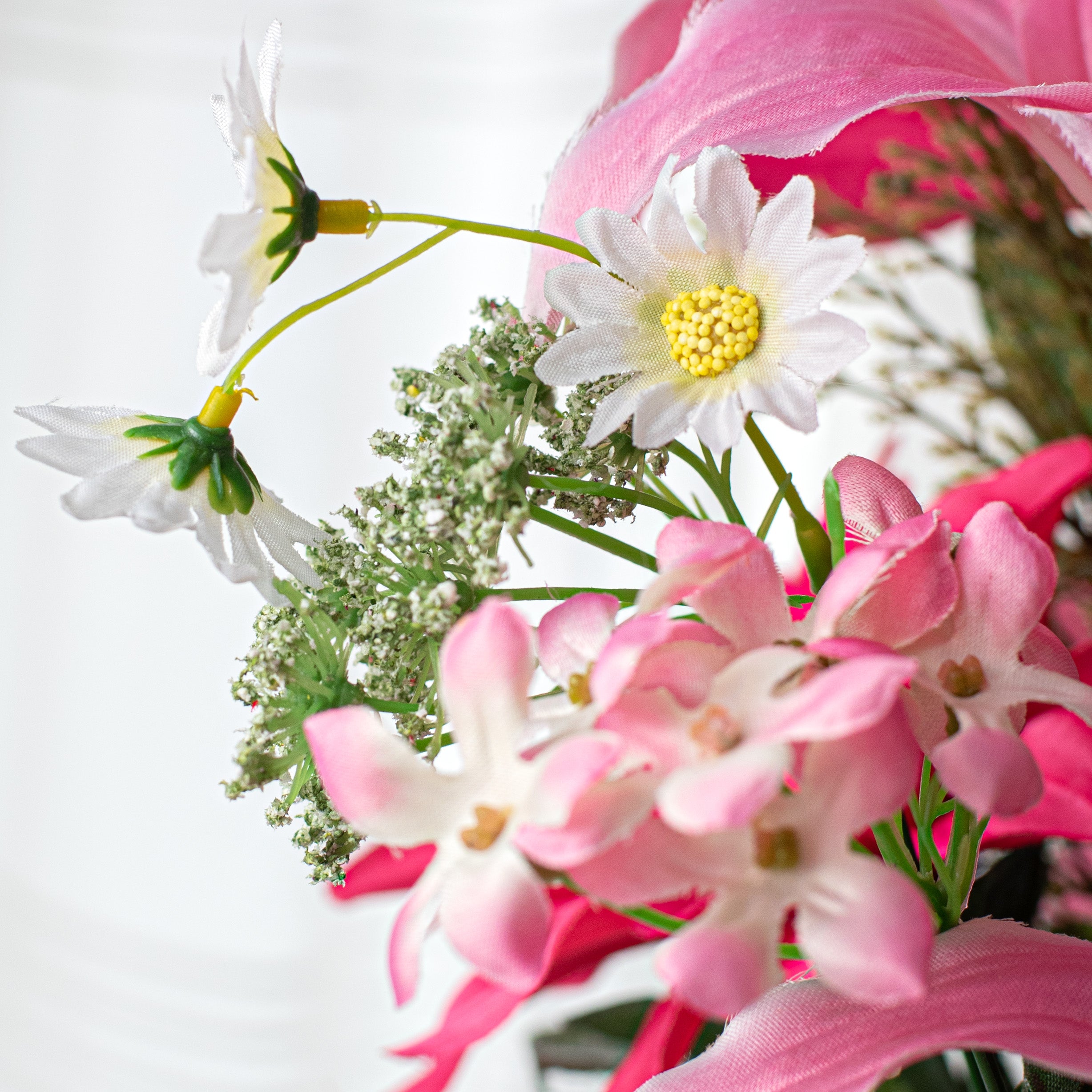 25" Lily & Dahlia Mix Bush: Fuchsia & Pink detail photo 4