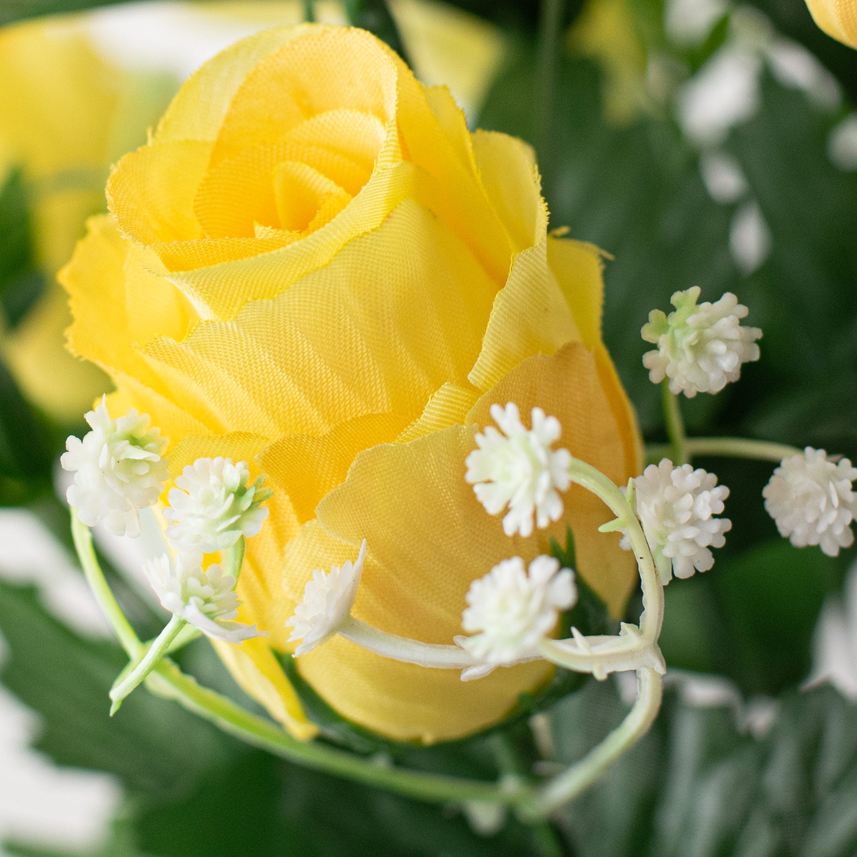 17" Lily Rose Bush: Yellow detail photo 4