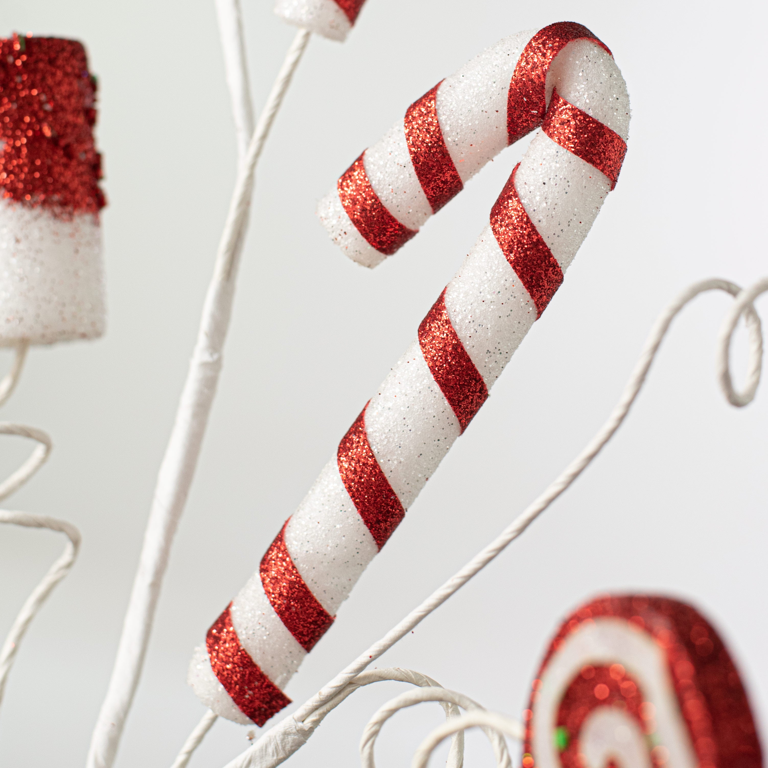 31" Marshmallow Candy Spray: Red & White detail photo 4