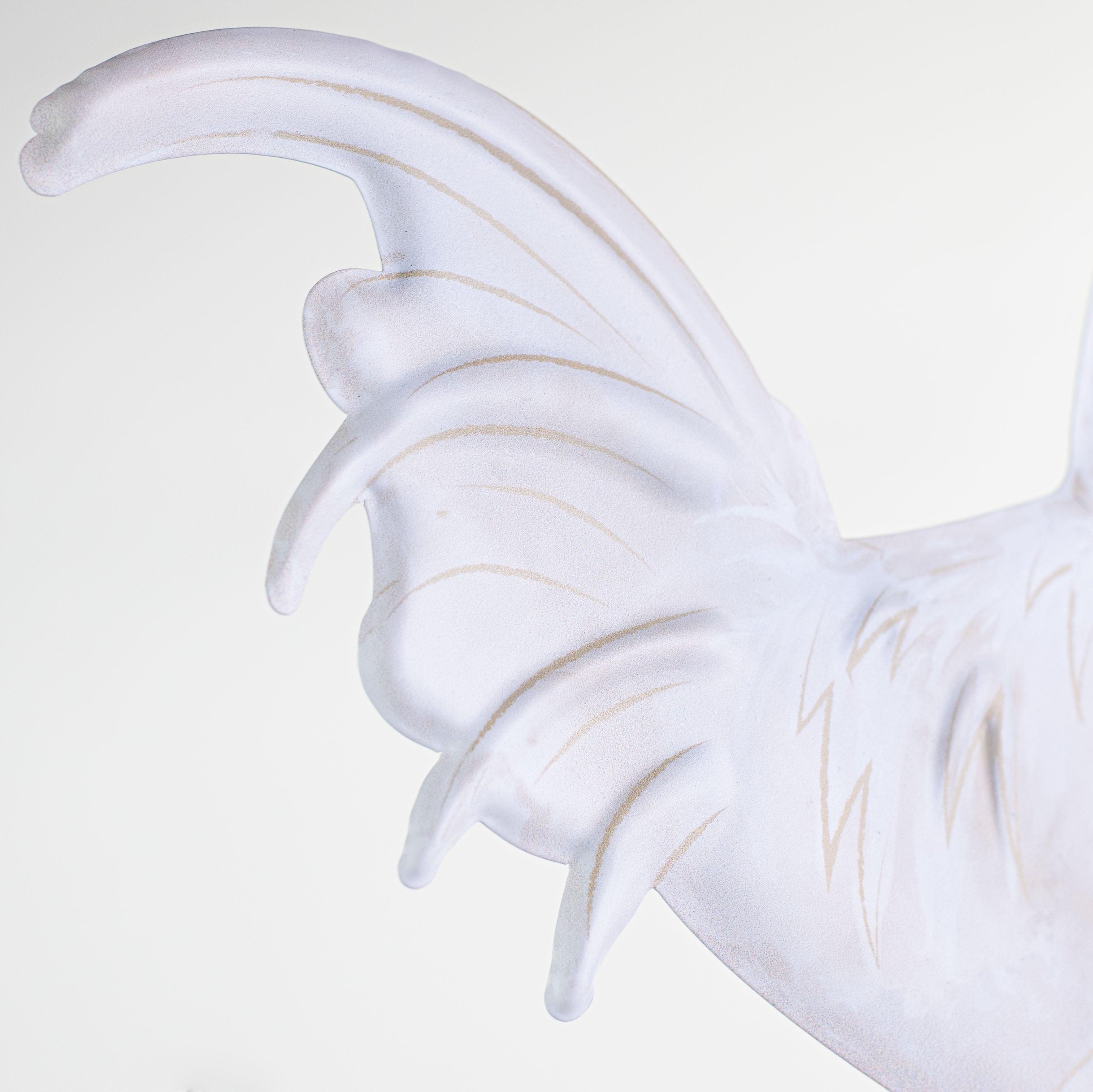 12" Metal Embossed Hanger: White Rooster detail photo 3