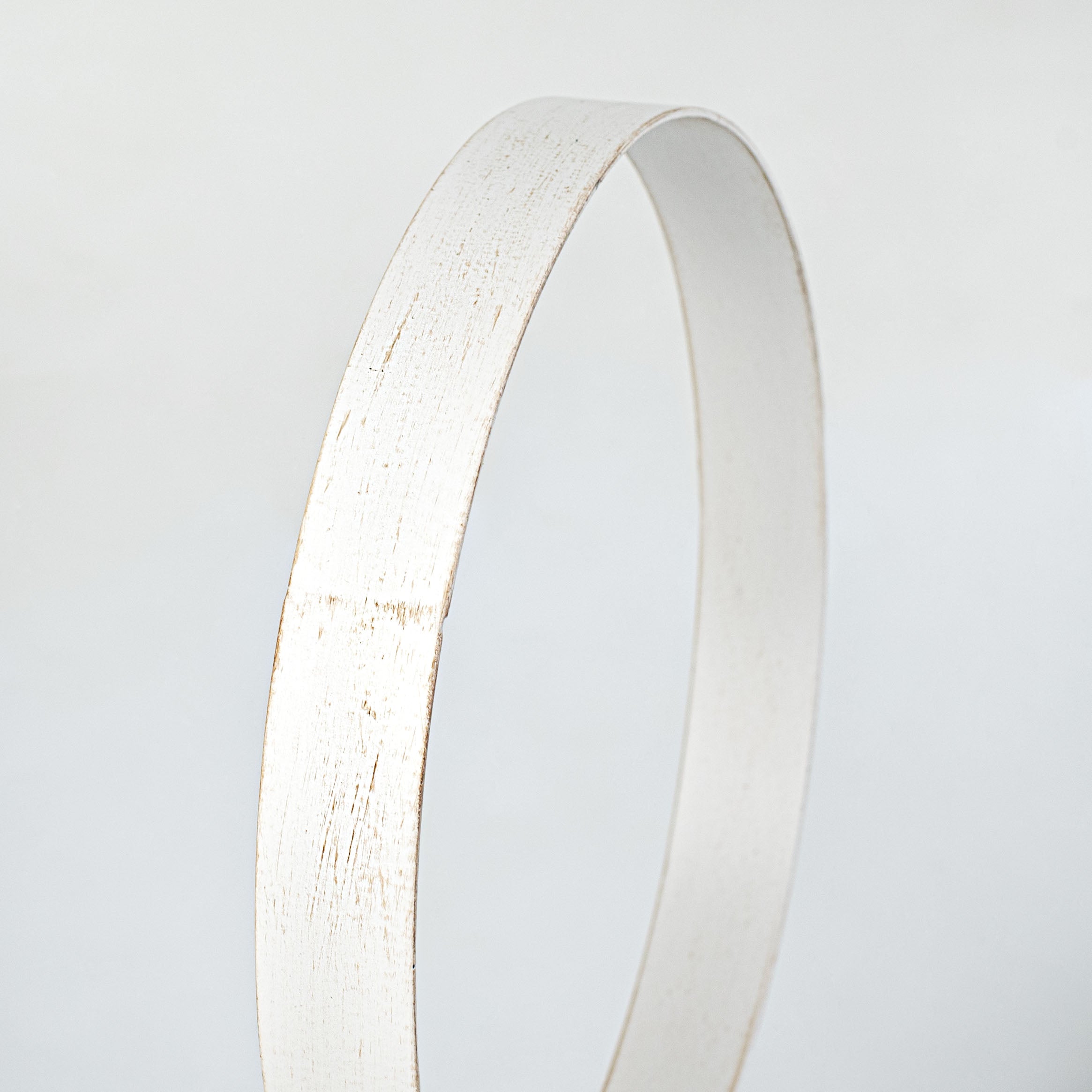 15.75-17.75" Metal Wreath Ring: Antique White (Set of 3) detail photo 3