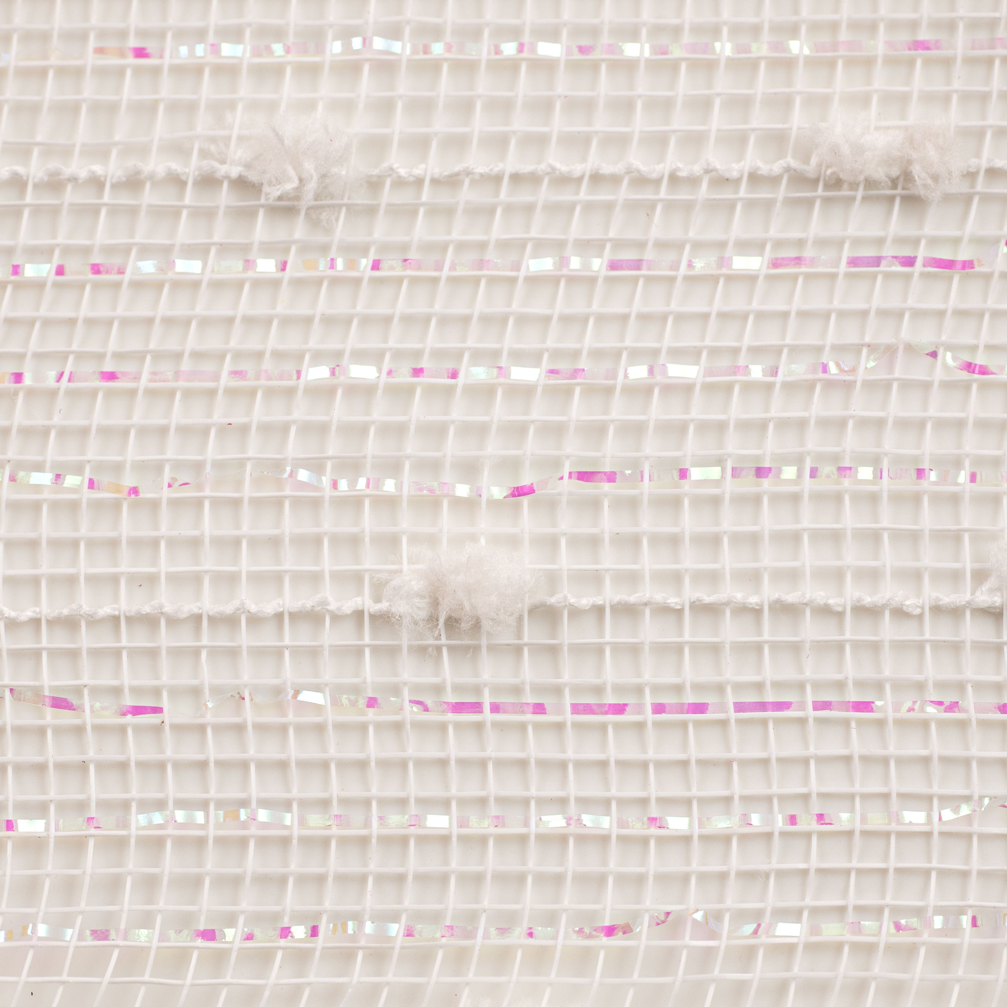 21" Metallic Snowball Deco Mesh: White Iridescent (10 Yards) detail photo 3