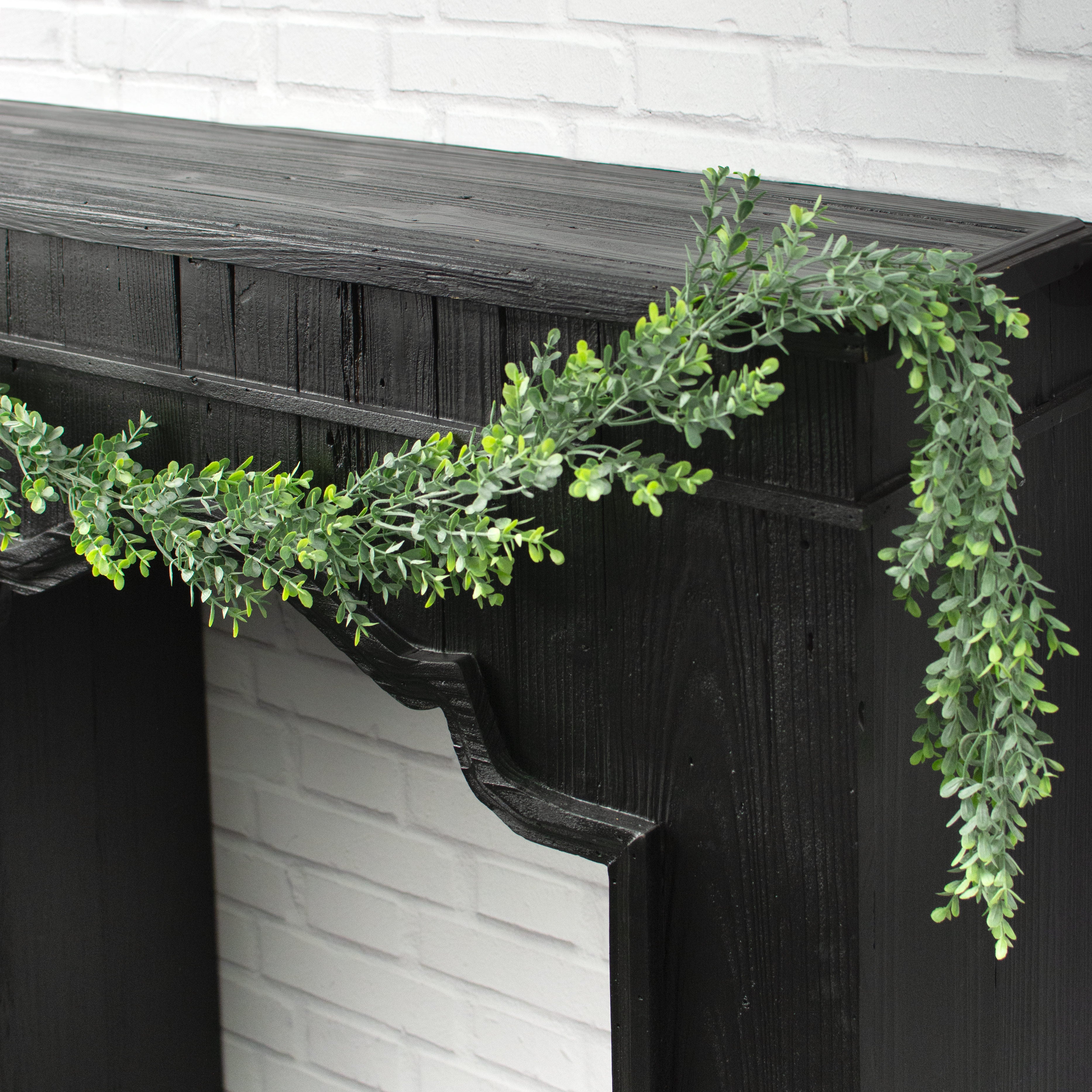 6' Mini Boxwood Garland Lifestyle Photo