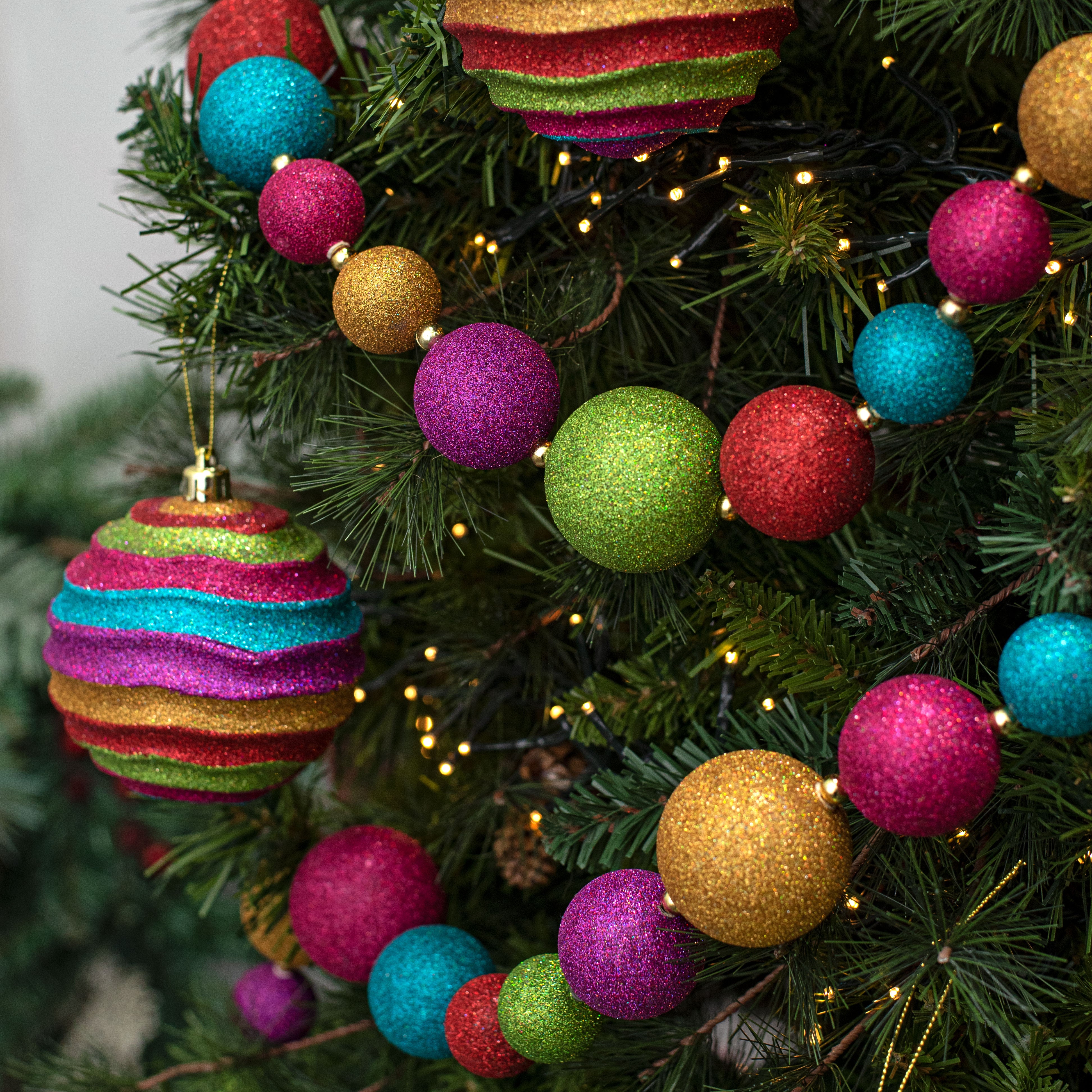 100MM Groove Horizontal Stripe Metallic Ball Ornament: Glitter Multicolor Lifestyle Photo