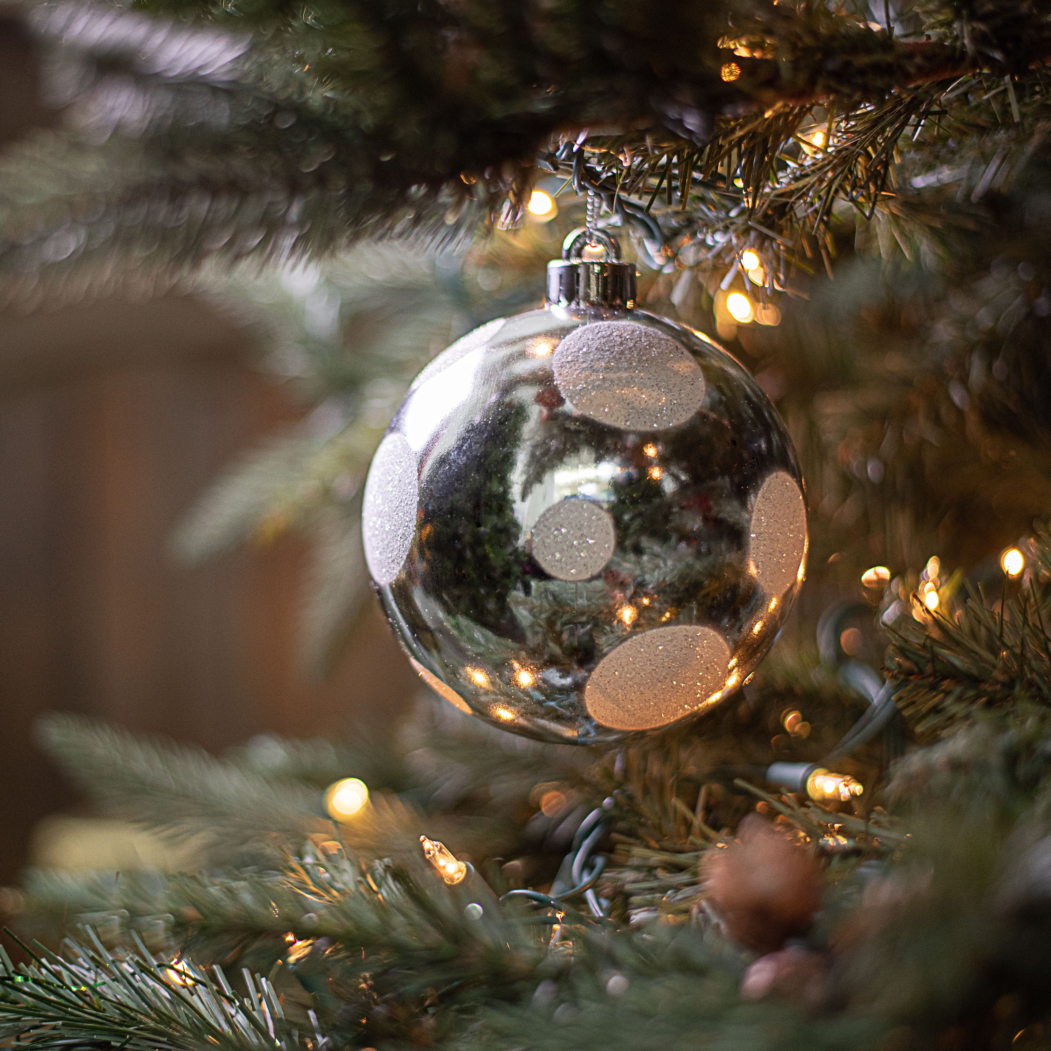 120MM Polka Dot Ball Ornament: Silver & White Lifestyle Photo