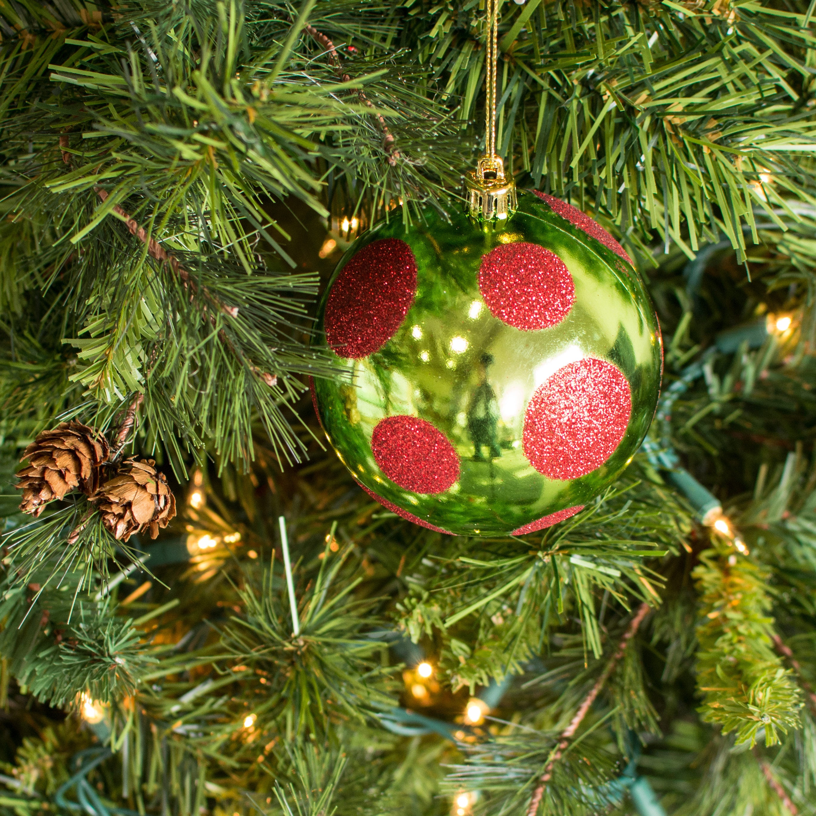 100MM Polka Dot Ornament: Lime Green & Red Lifestyle Photo