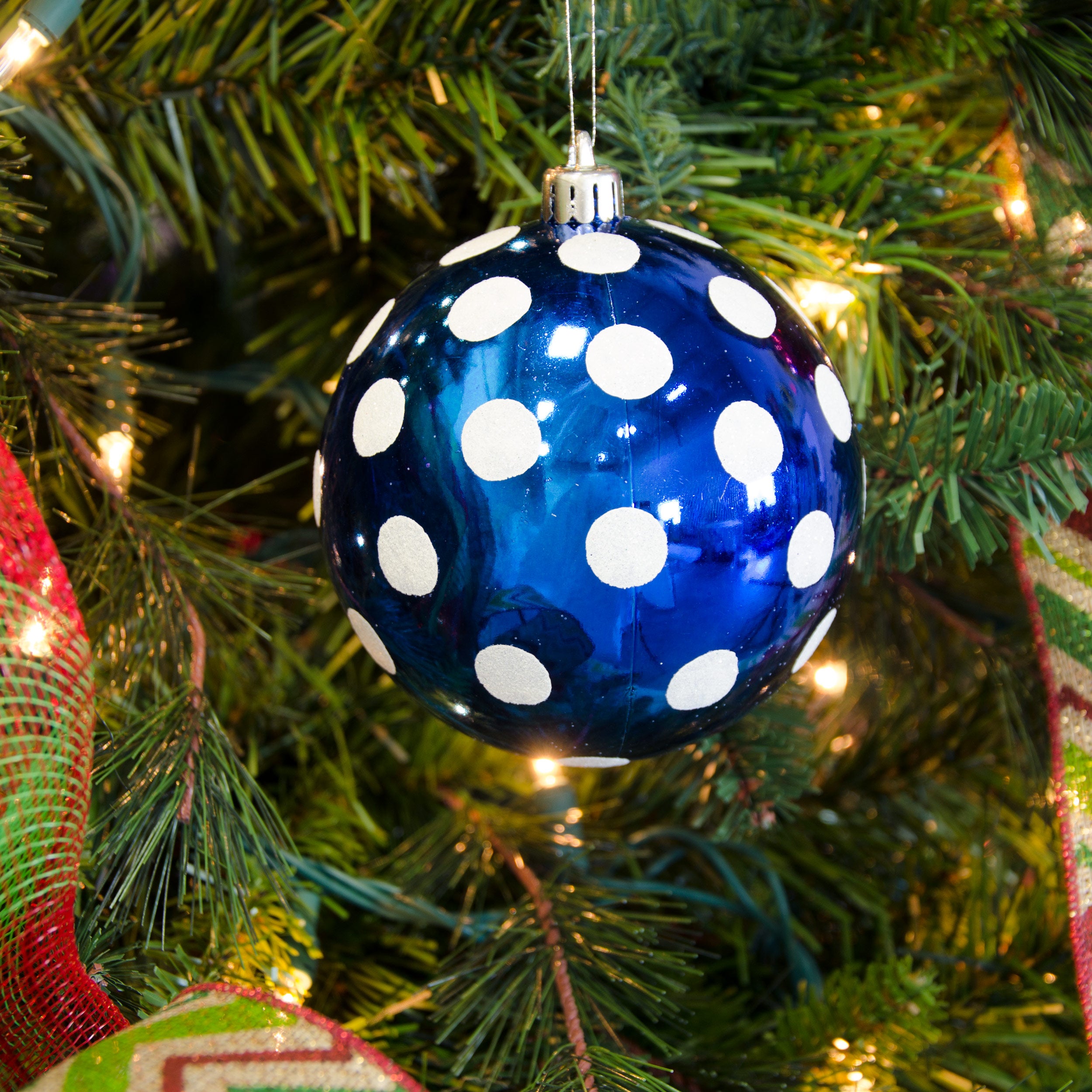 100MM Polka Dot Polka Dot Ornament: Royal Blue & White Lifestyle Photo