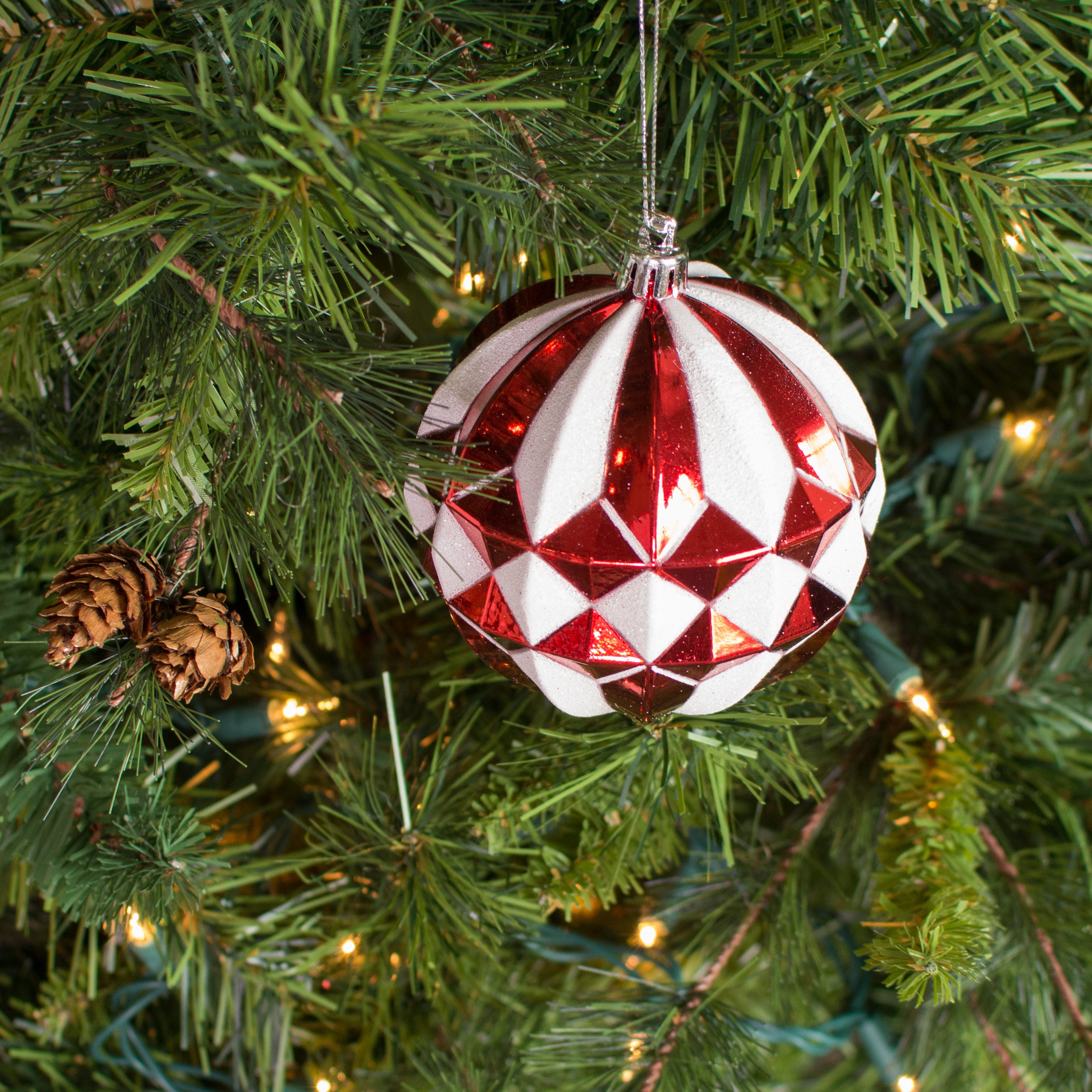 100MM Stripe Diamond Ornament: Red & White Lifestyle Photo