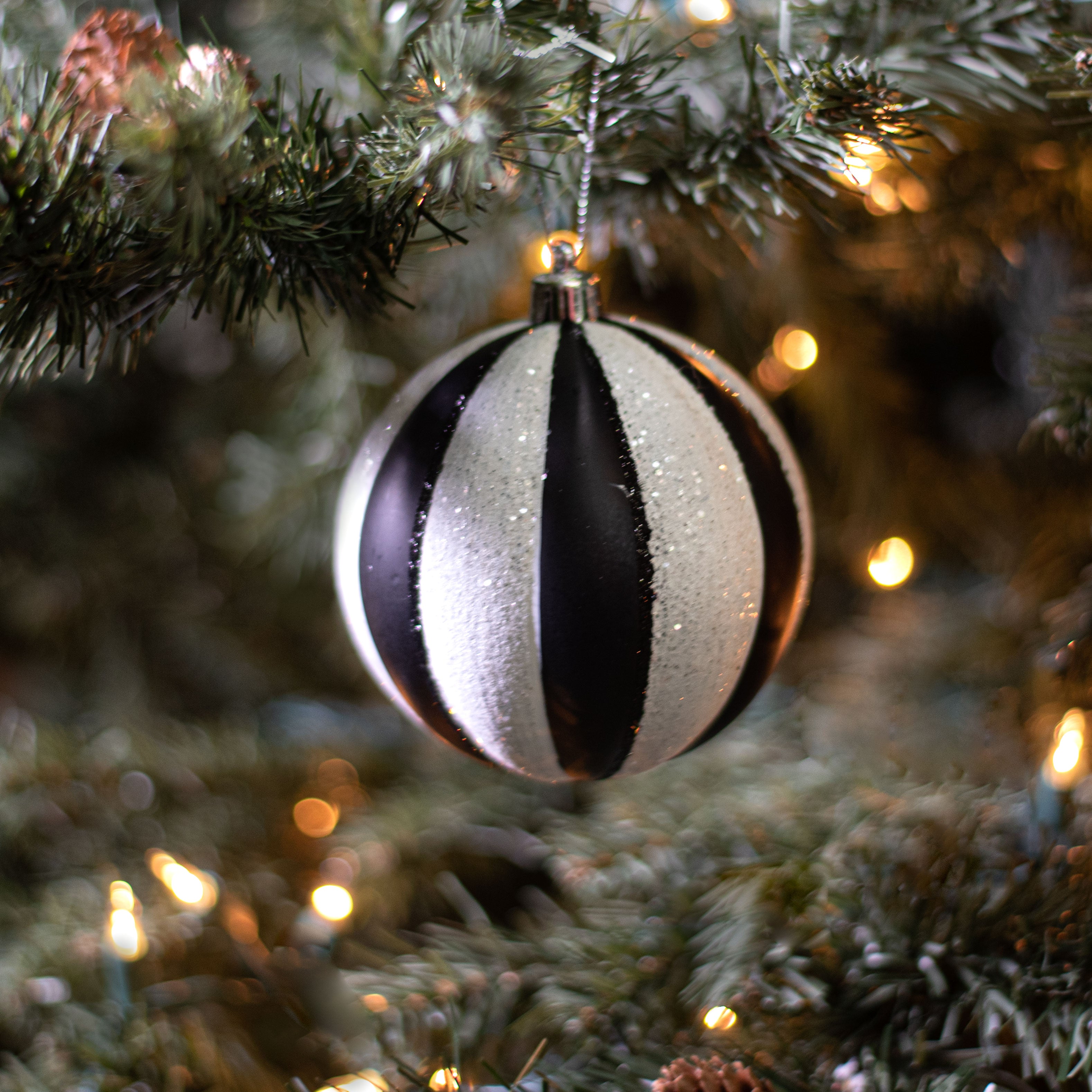 100MM Wide Vertical Stripe Ball Ornament: Black & White Lifestyle Photo