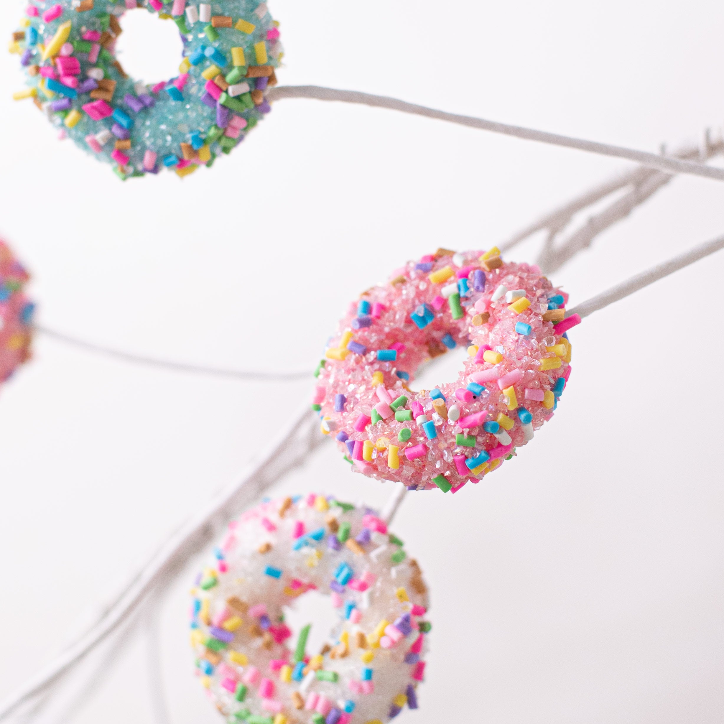 5' Pastel Rainbow Donut Garland detail photo 3