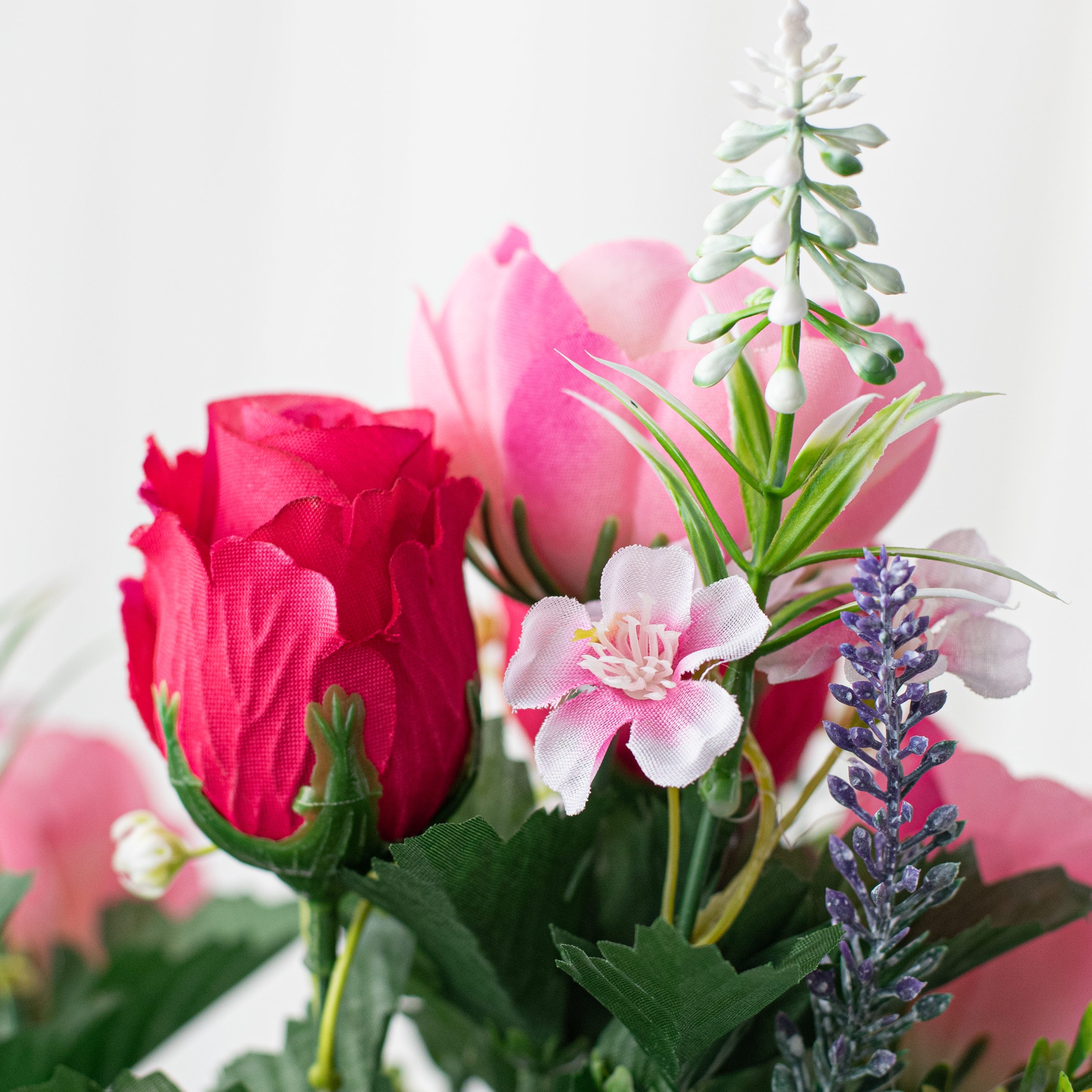 18" Peony & Rose Bush: Fuchsia Pink (12 Stem) detail photo 4