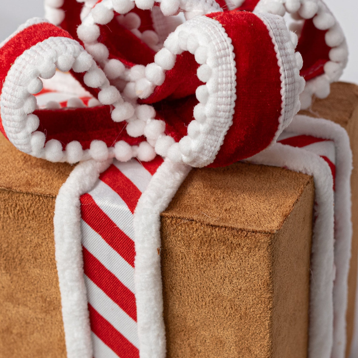 6" Peppermint Gingerbread Gift Box Decor: Small detail photo 3