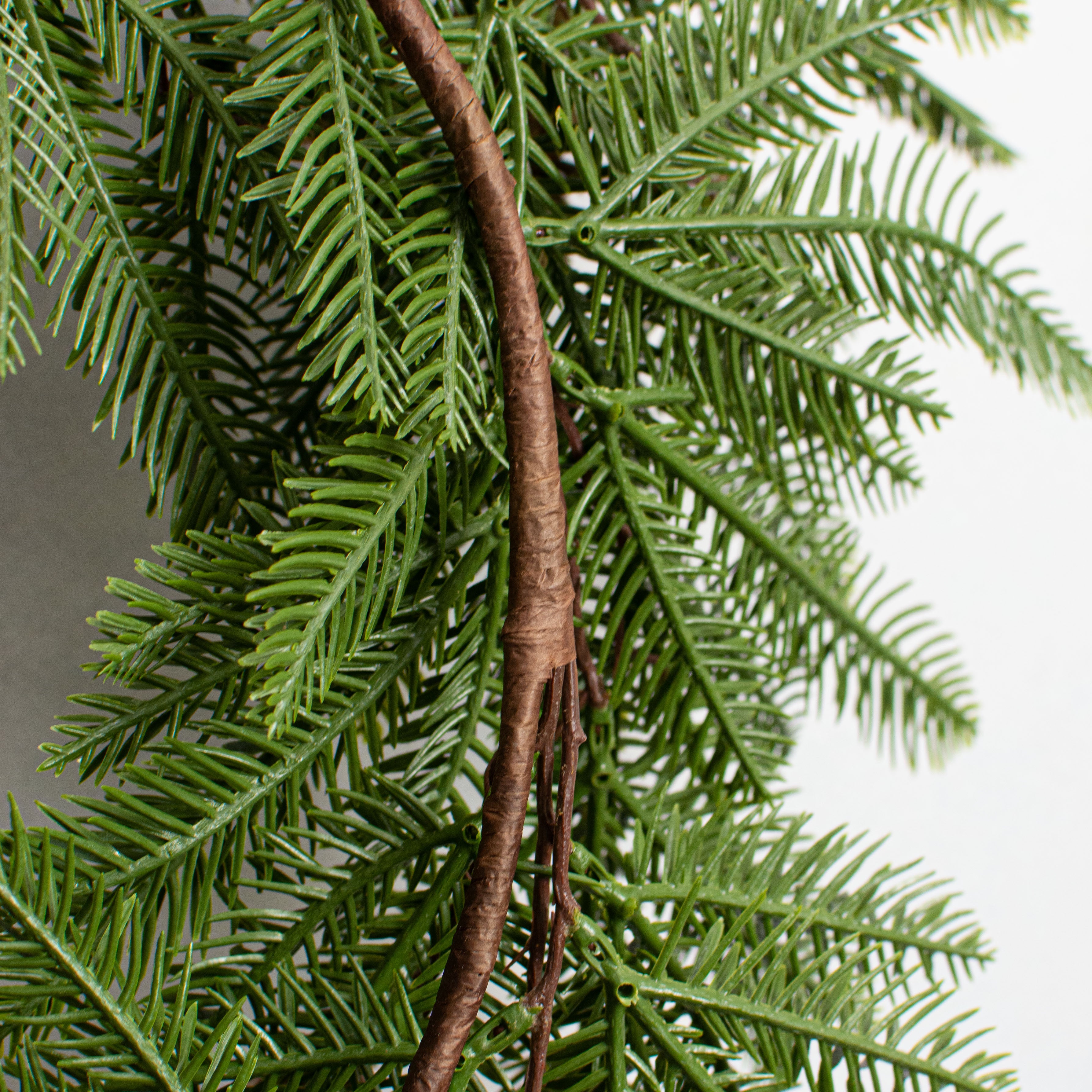 22" Pine & Pinecone Wreath detail photo 3