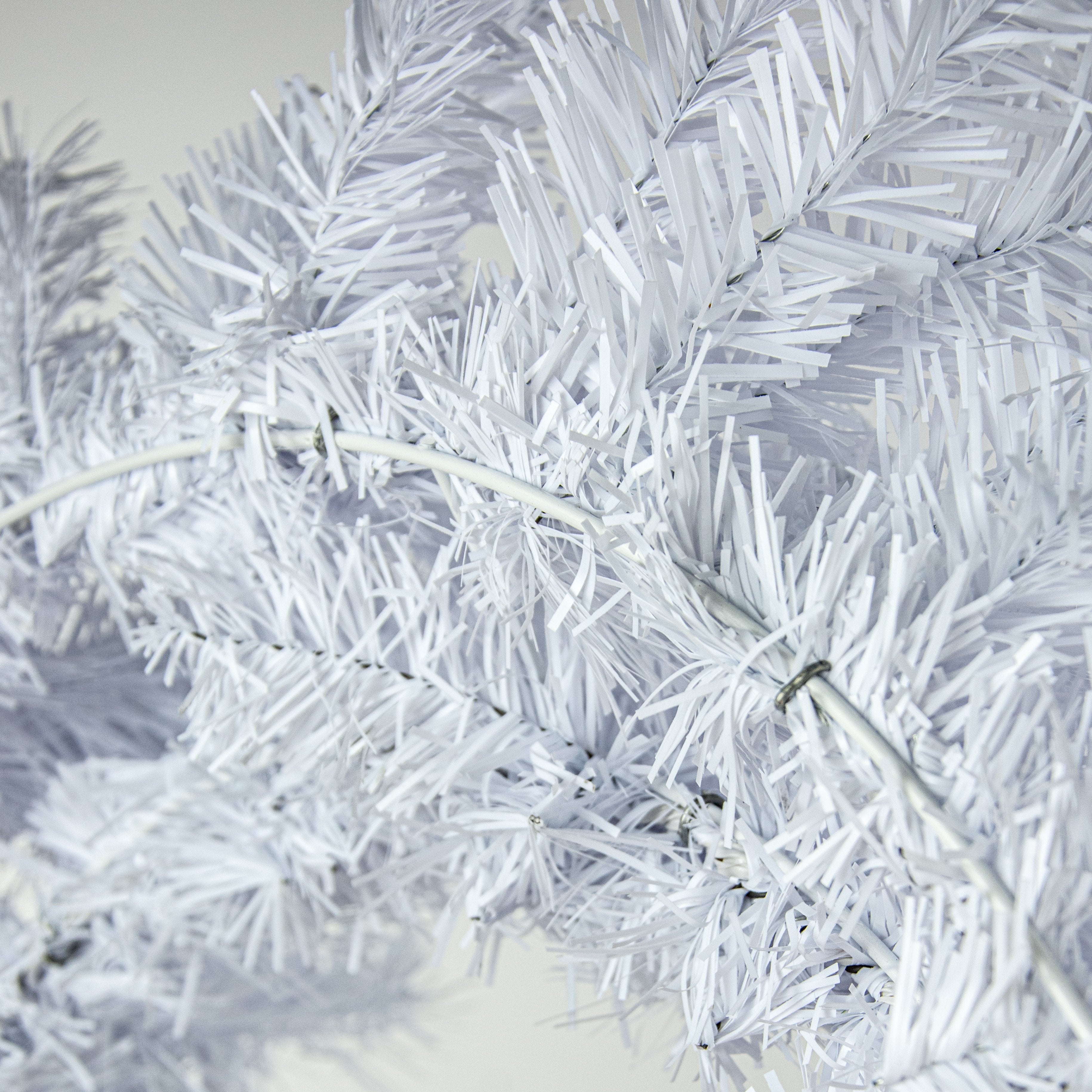 30" Pine PVC Wreath: White (280 Tips) detail photo 4