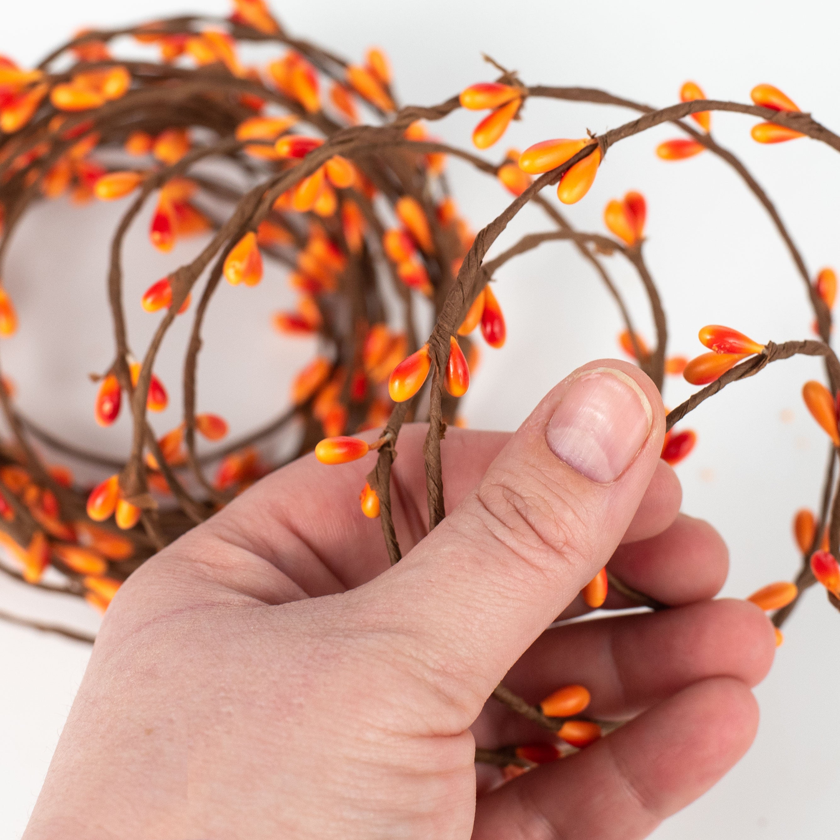 21' Pip Garland: Orange Lifestyle Photo