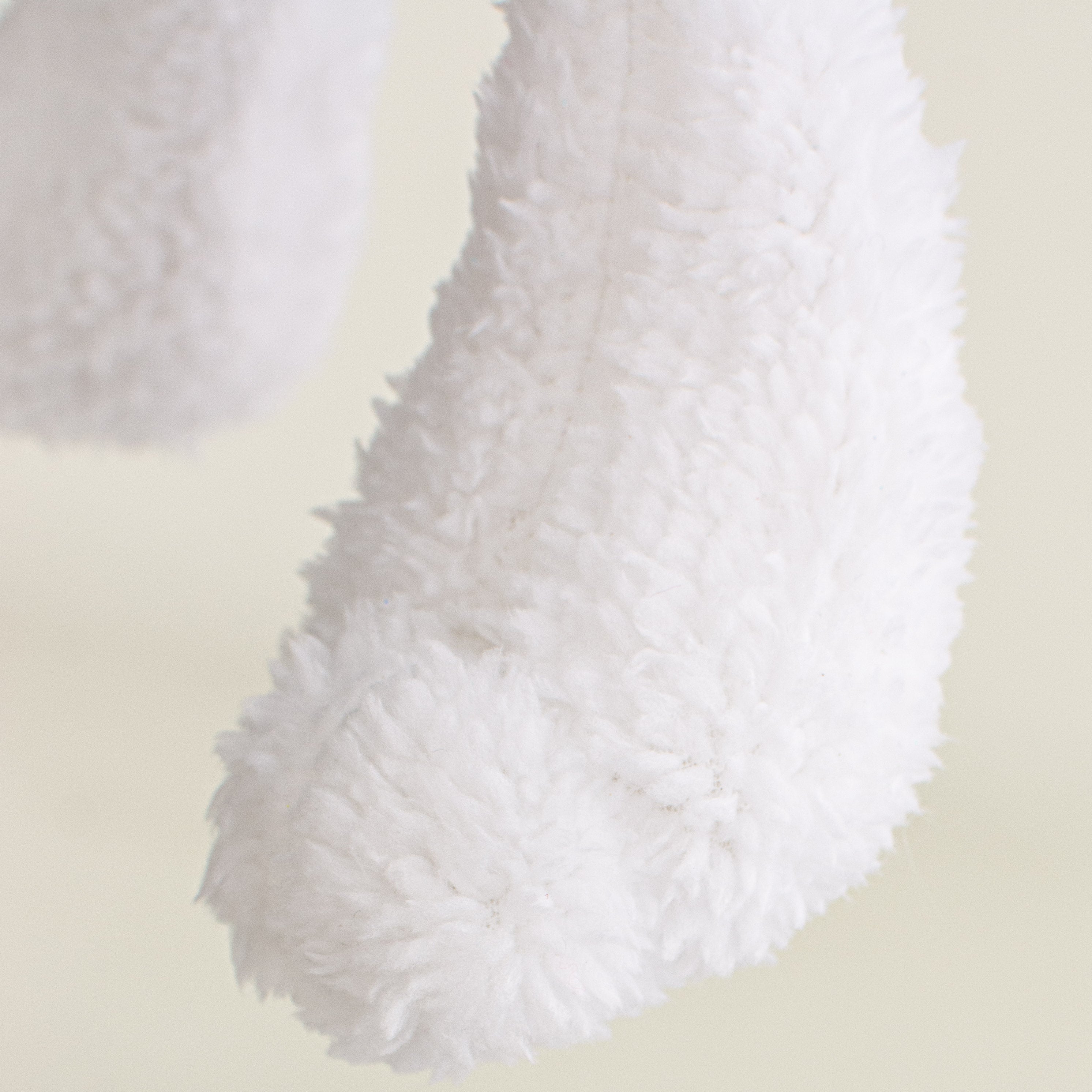 Plush Boy Bunny Wreath Decor Kit (2 Pieces) detail photo 5