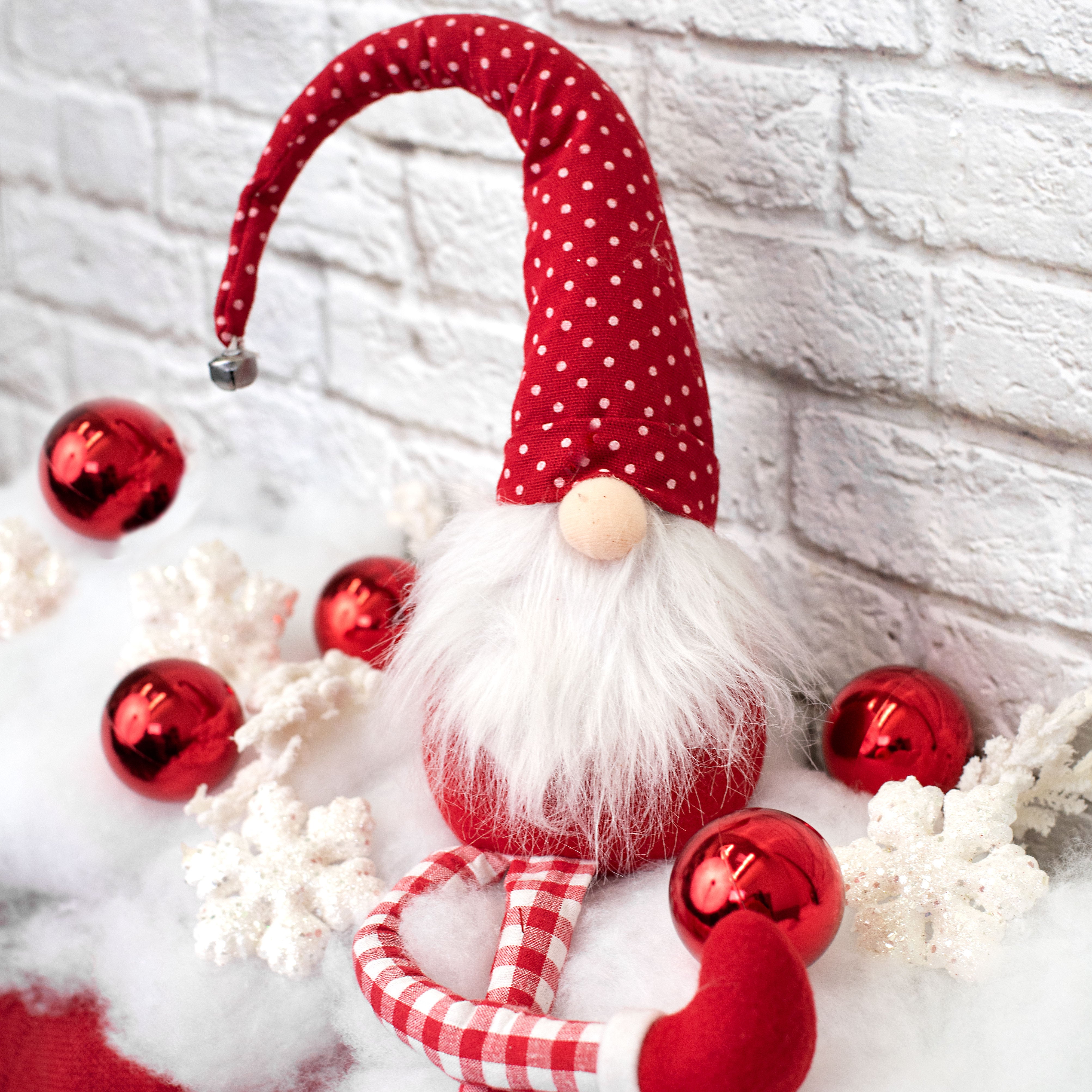 17" Polka Dot Fabric Sitting Gnome: Red & White detail photo 4