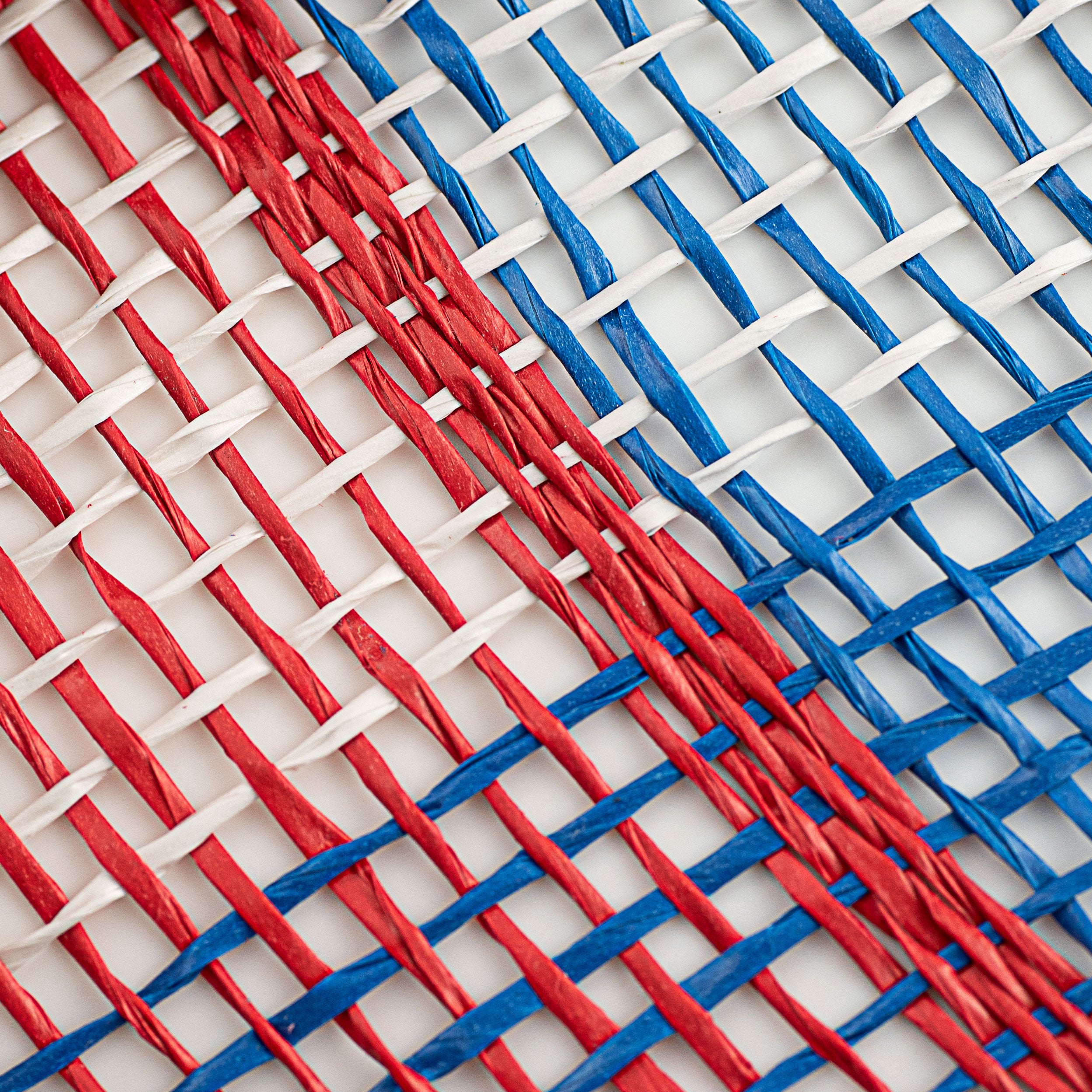 10" Poly Burlap Check Plaid Mesh: Red, White, Blue detail photo 3