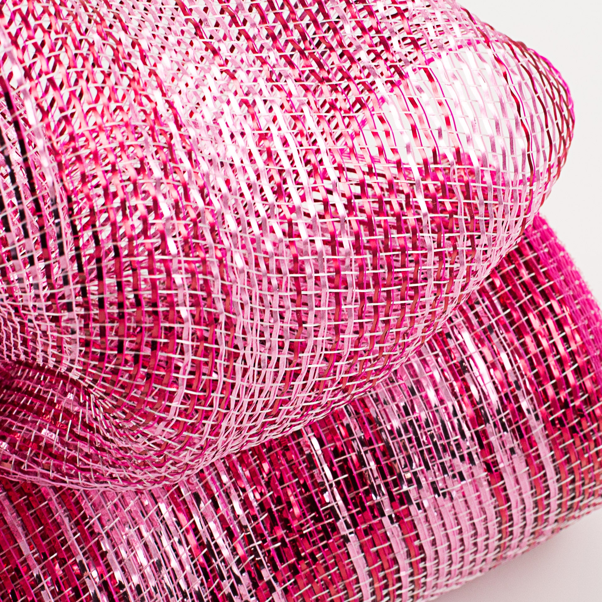 10" Poly Deco Mesh: Fuchsia Metallic Ombré Lifestyle Photo