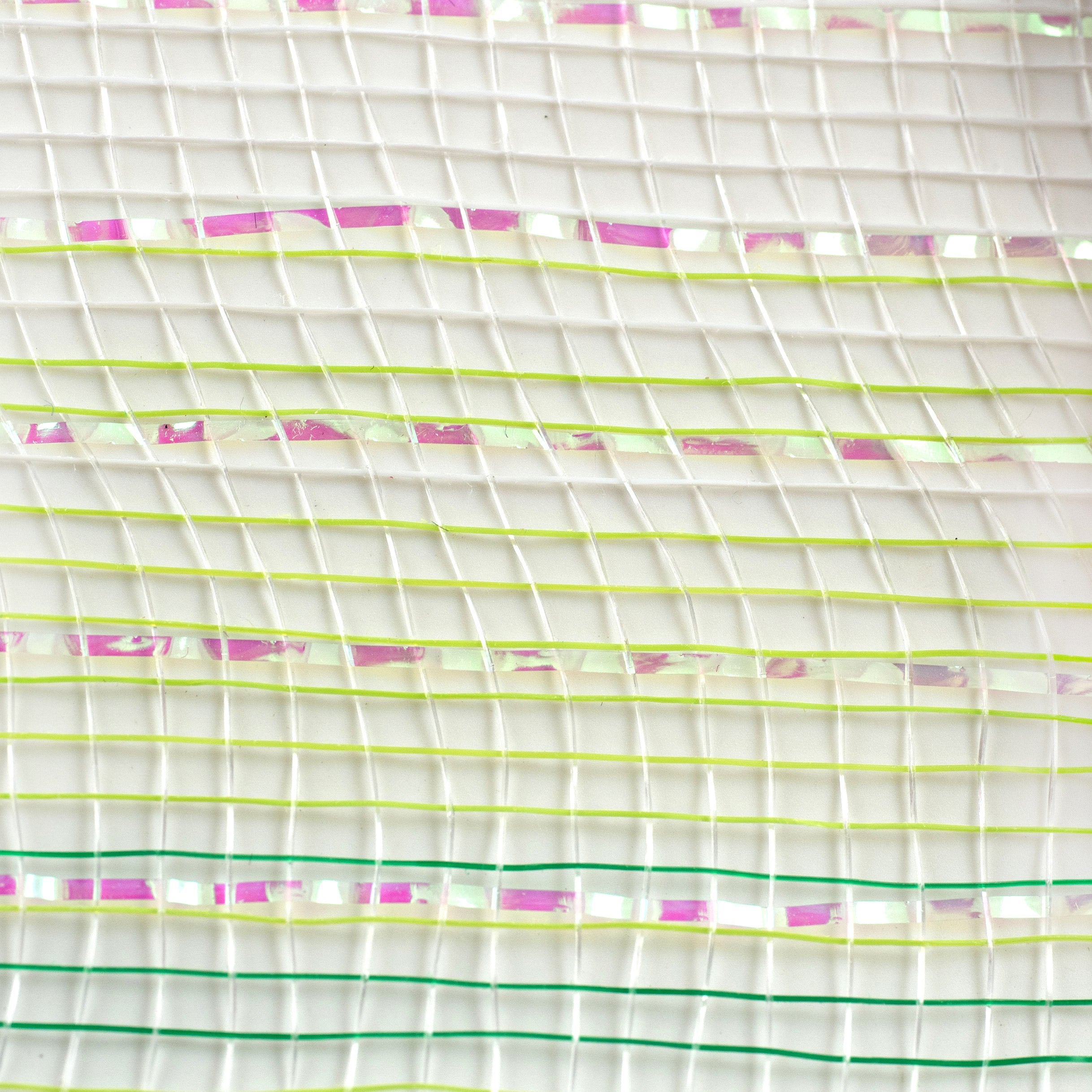10" Poly Deco Mesh: Green Iridescent Ombré detail photo 3