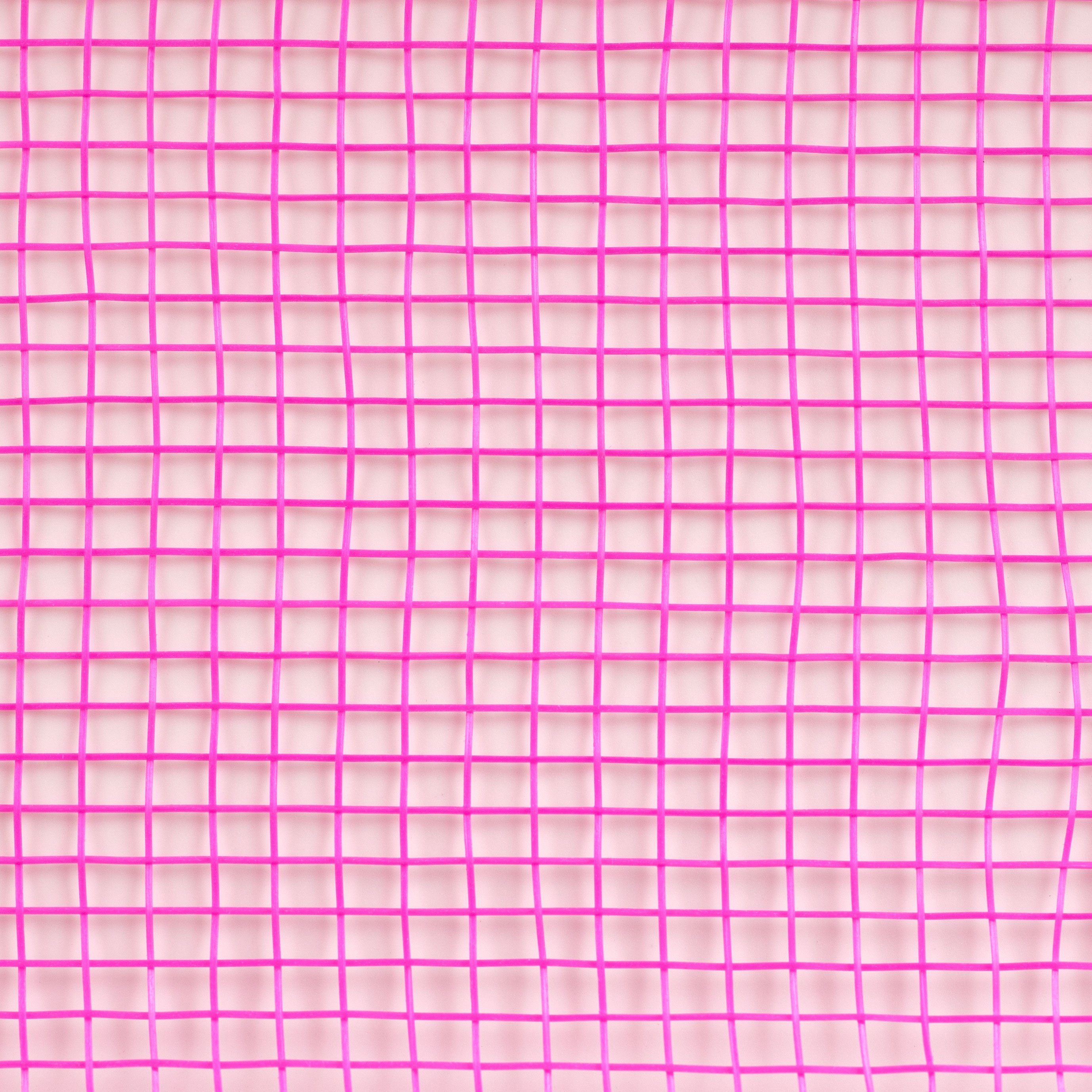 21" Poly Deco Mesh: Hot Pink detail photo 3
