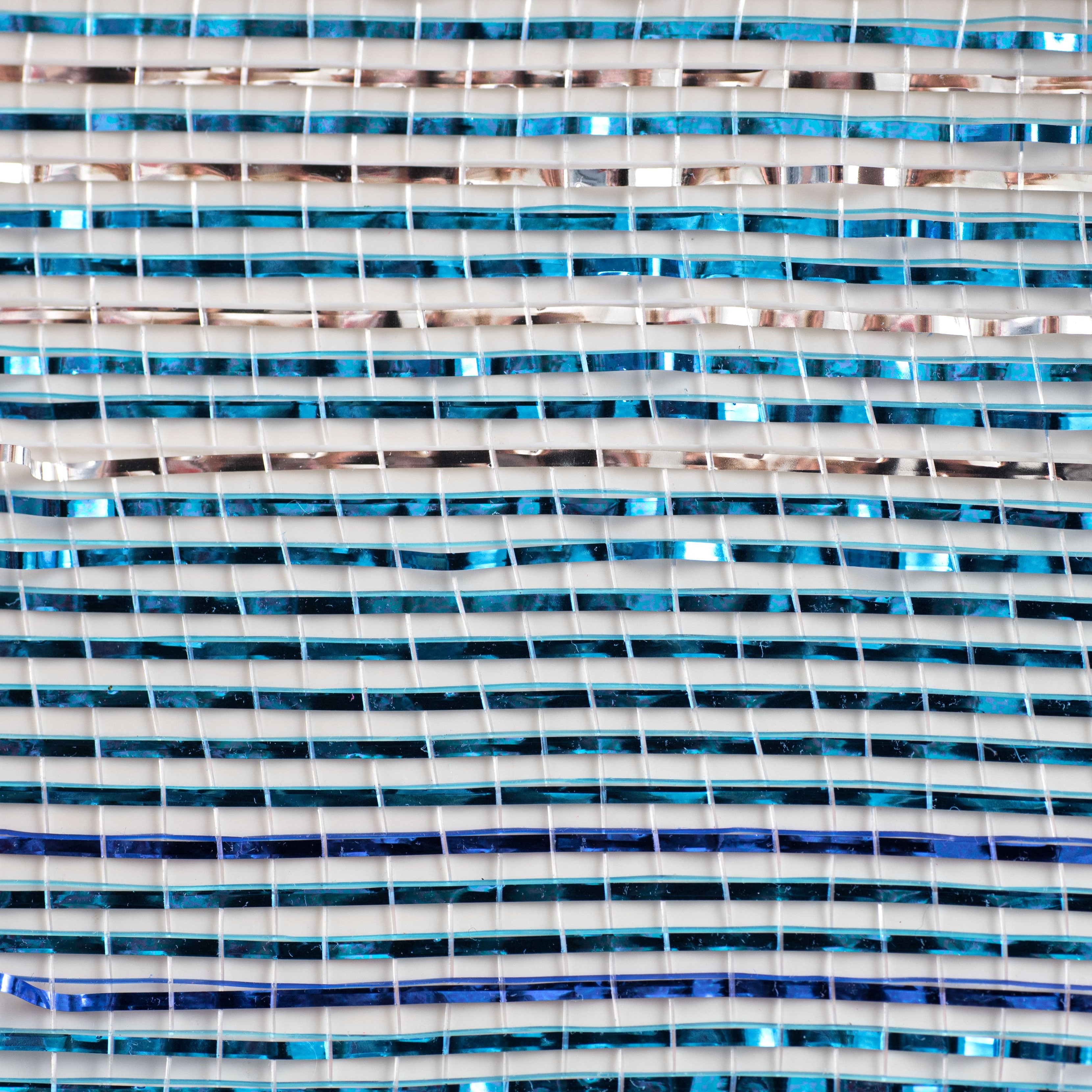 21" Poly Deco Mesh: Metallic Blended Blue Ombré detail photo 3