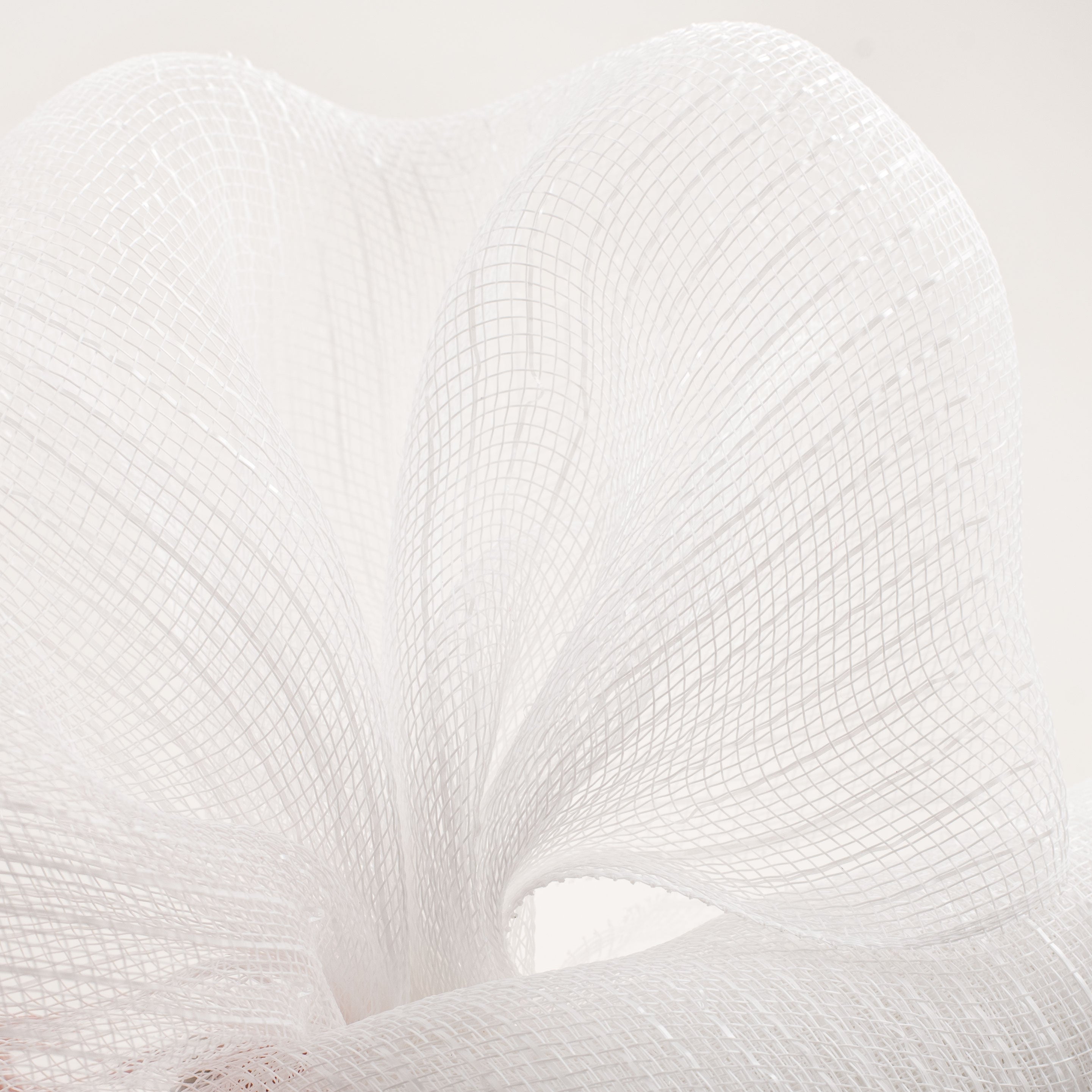 21" Poly Deco Mesh: White w/ White Foil Lifestyle Photo