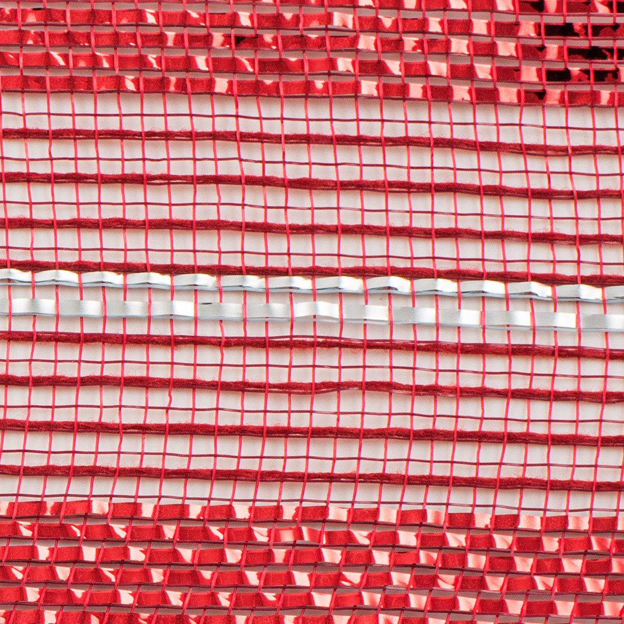 10" Poly Faux Jute Metallic Mesh: Crimson & Silver detail photo 3