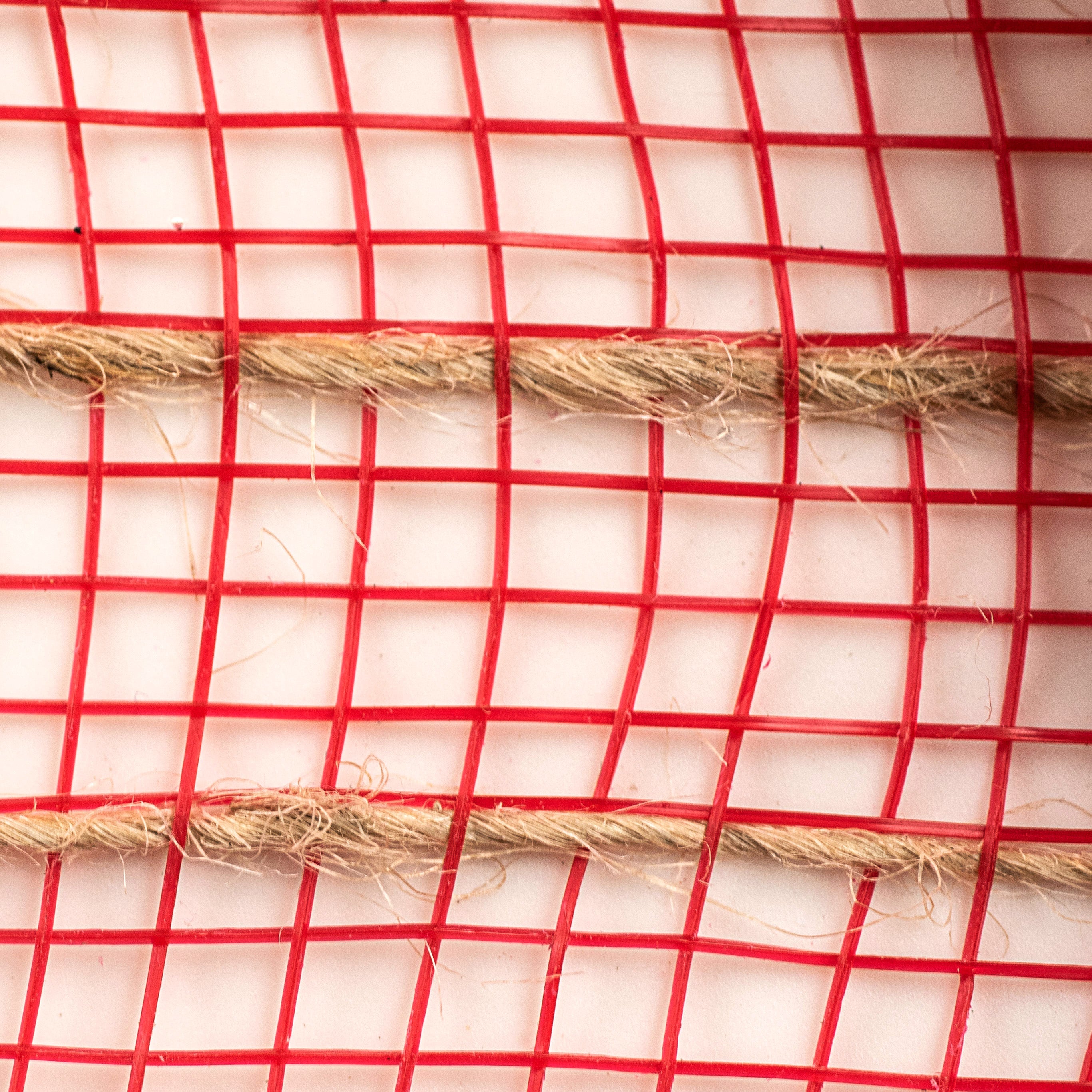 10" Poly Jute Deco Mesh: Natural & Red Thin Stripe (10 Yards) detail photo 3