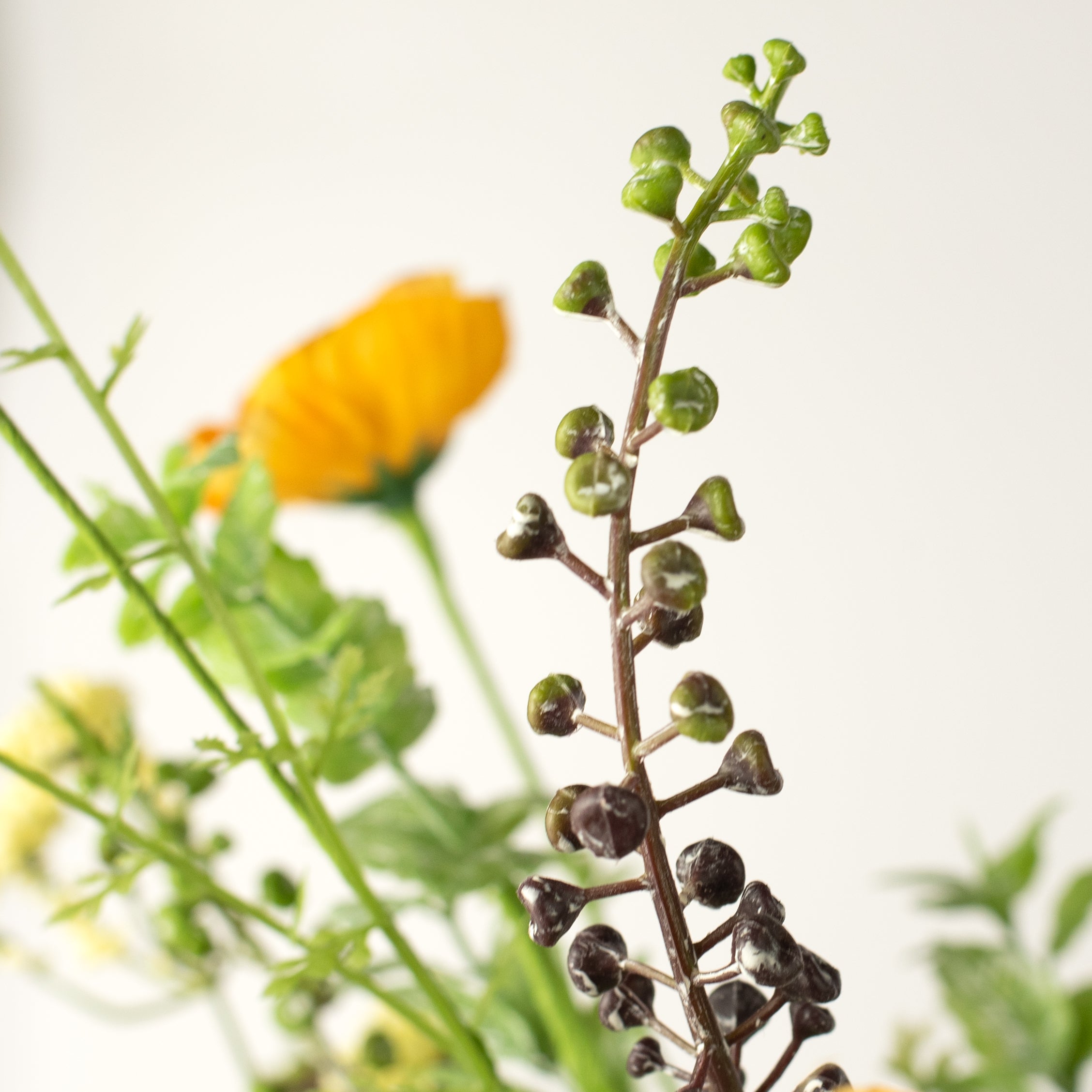 21" Poppy Flower Spray: Yellow detail photo 4