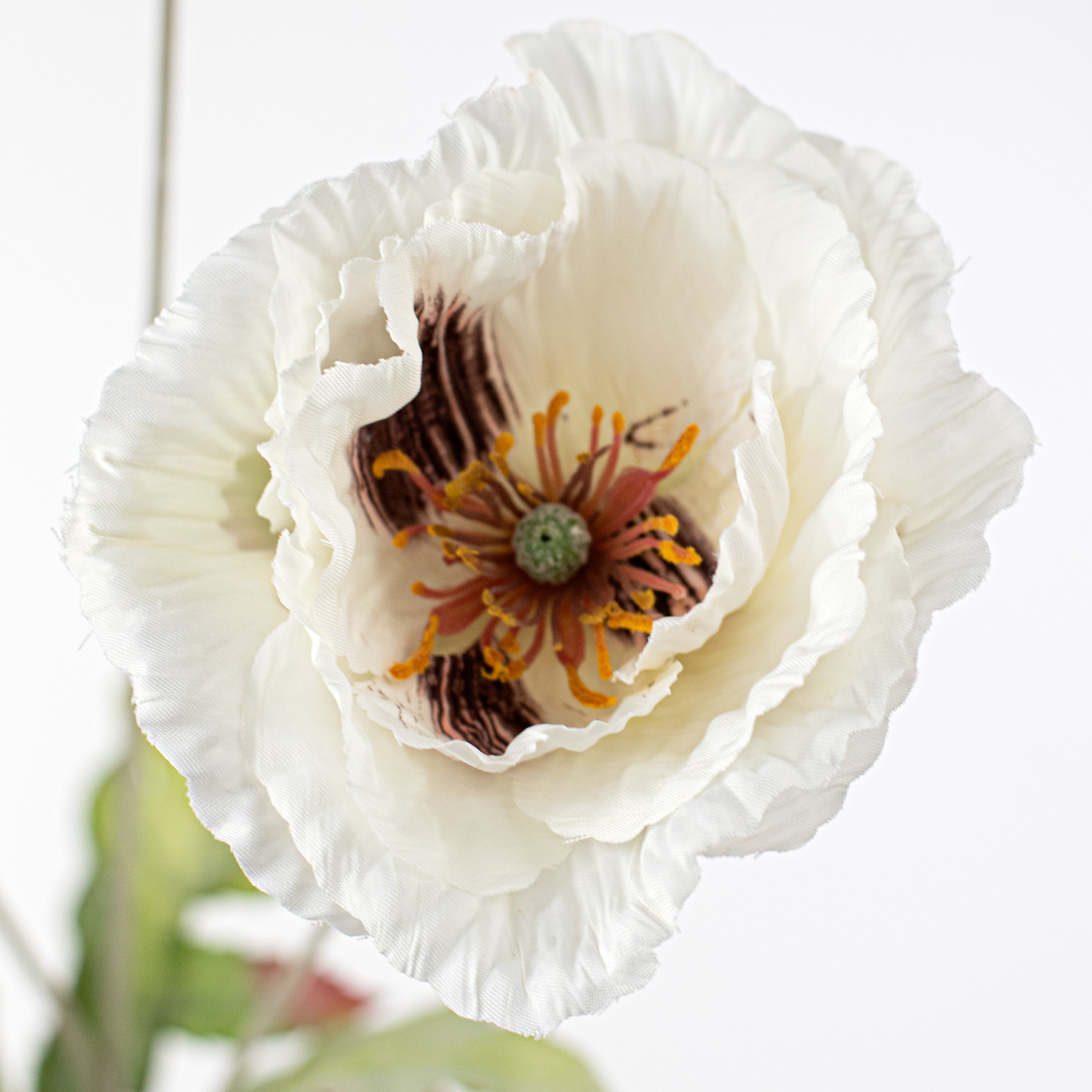28" Poppy Spray: White Lifestyle Photo