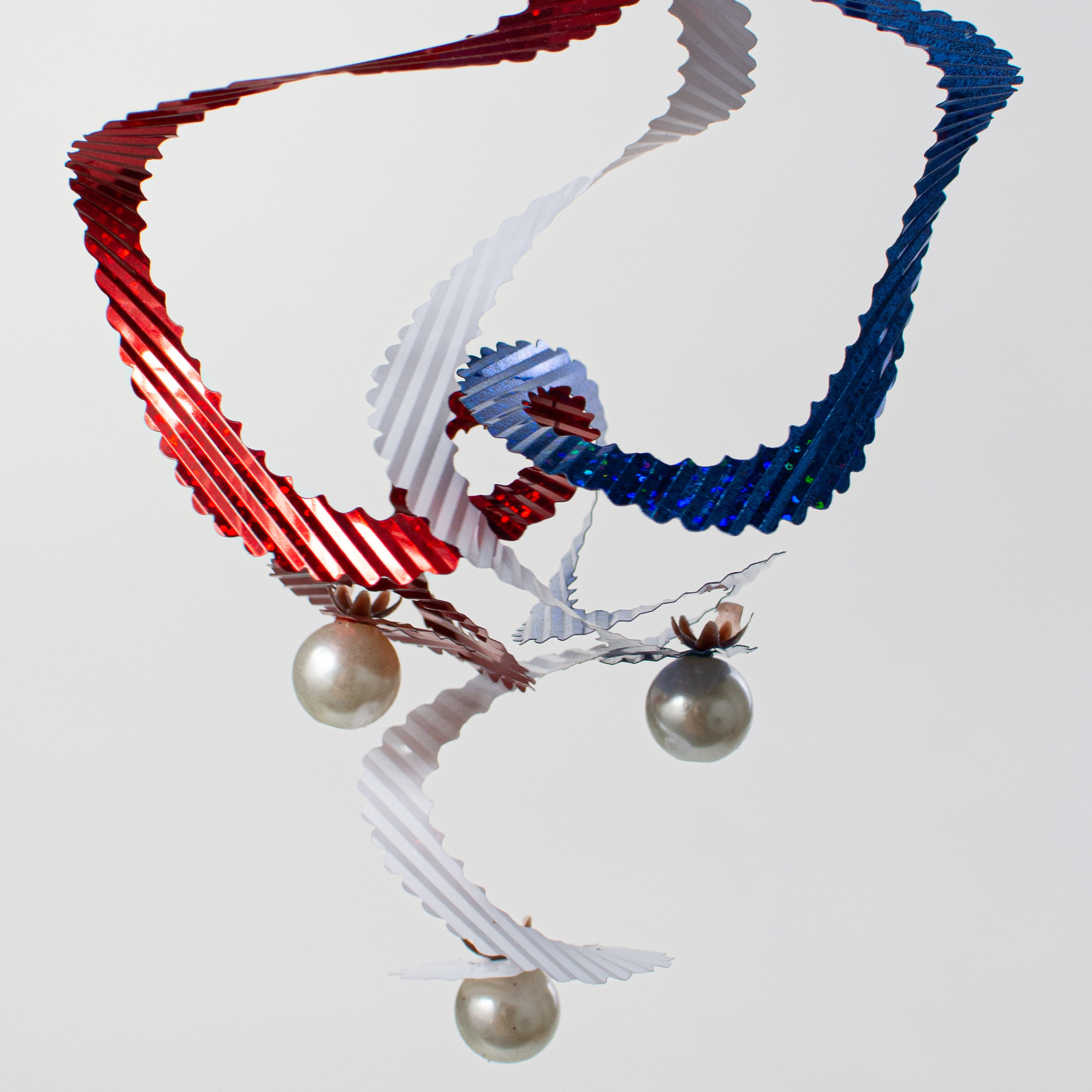 25" Prismatic Foil Curly Spray: Red, White & Blue detail photo 4