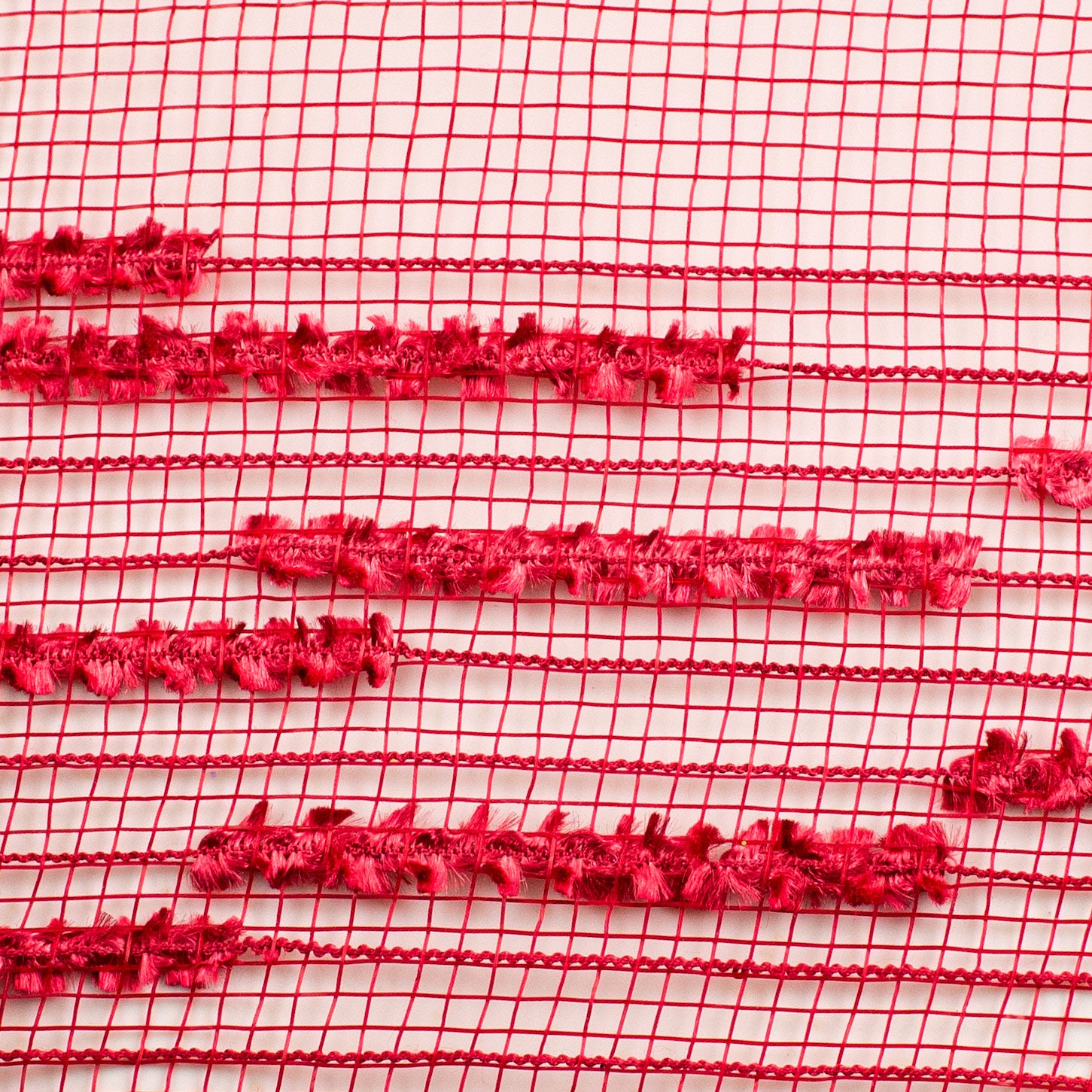 10" Random Double Drift Border Mesh: Red detail photo 3