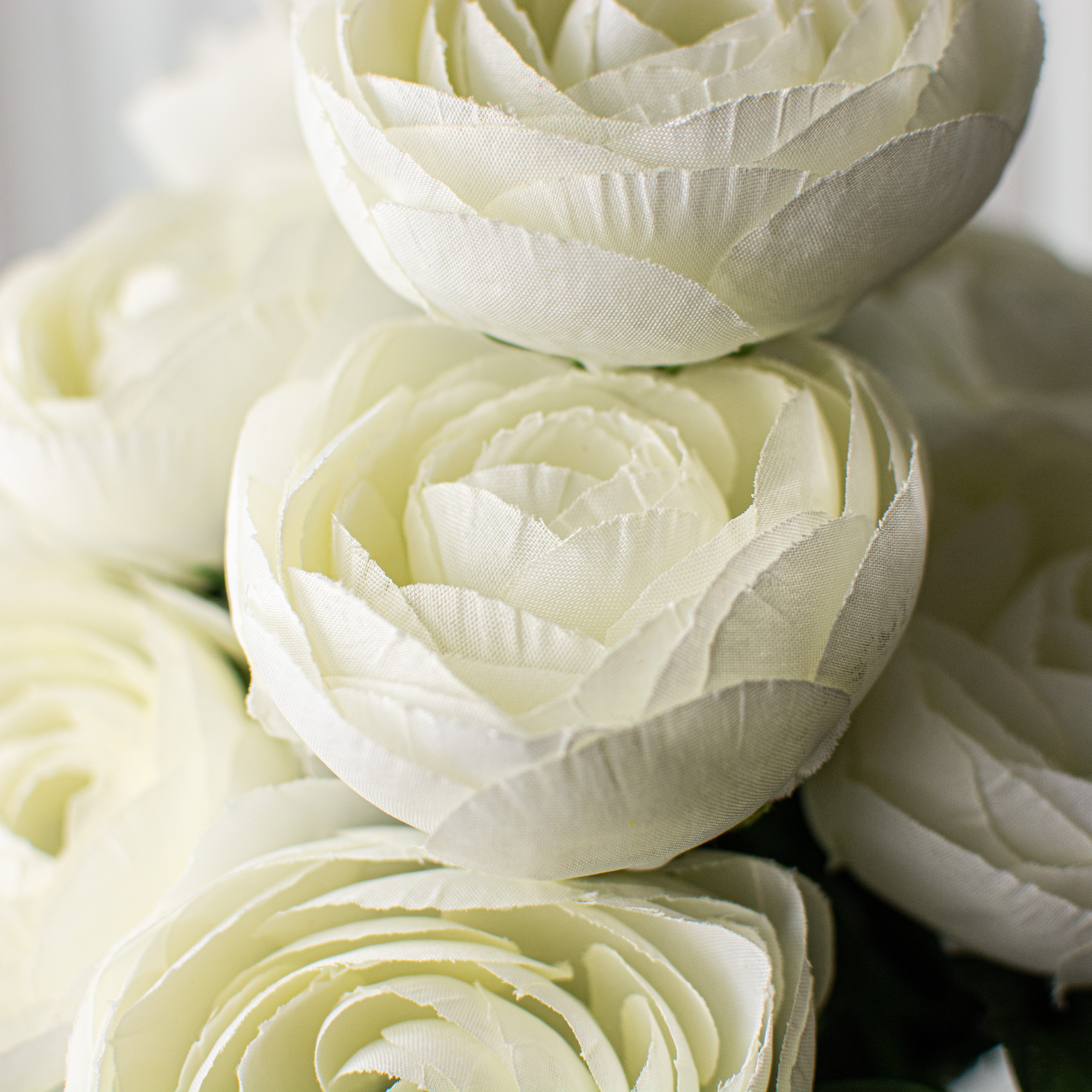 20" Ranunculus Bush: Cream (12 Stem) detail photo 4