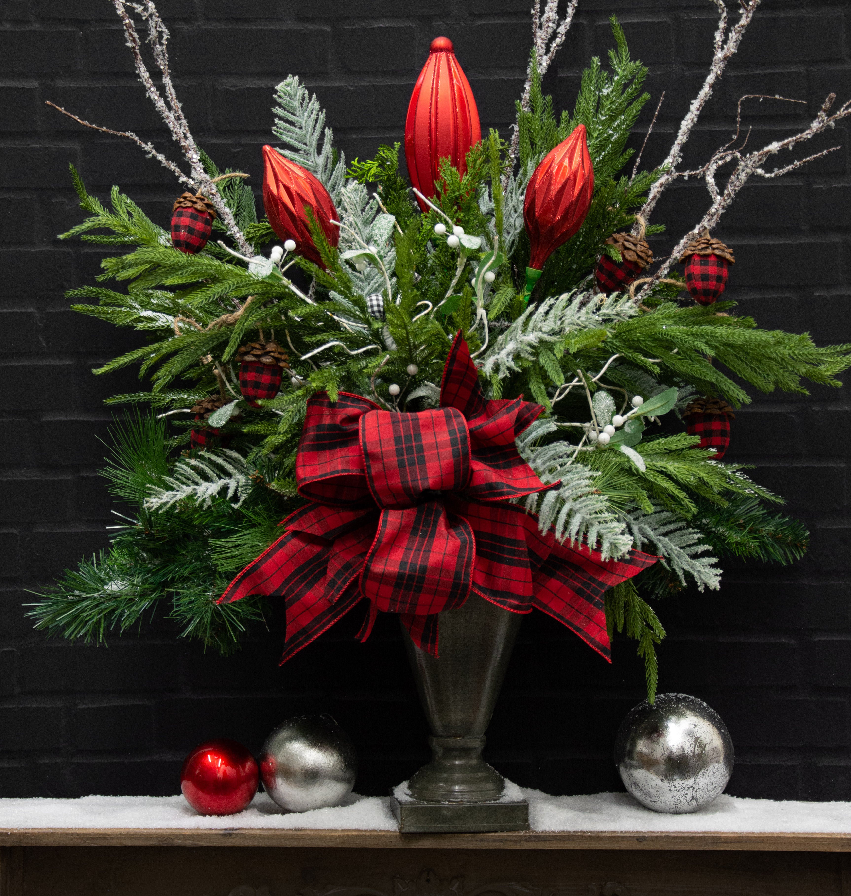 7.75" Ribbed Finial On Pick: Red Lifestyle Photo